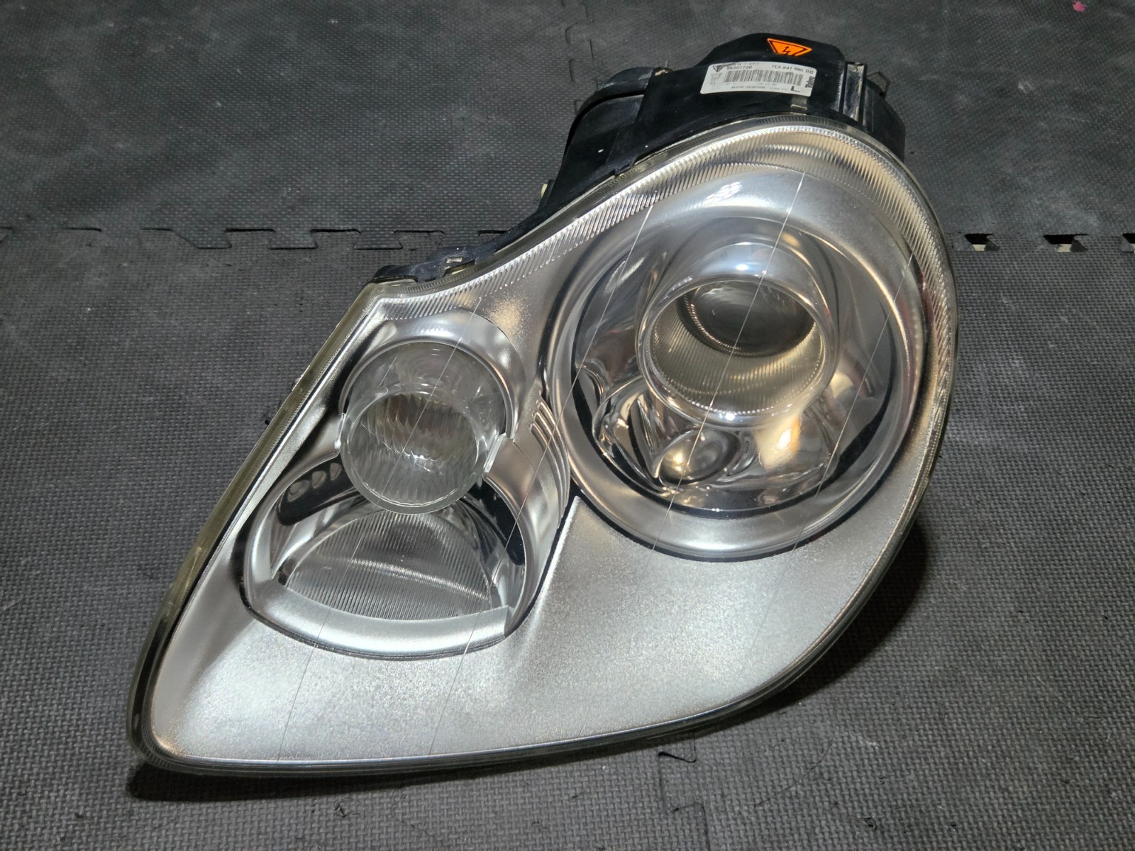 2003-2006 Porsche Cayenne Left Driver Side Headlight Lamp Xenon OEM
