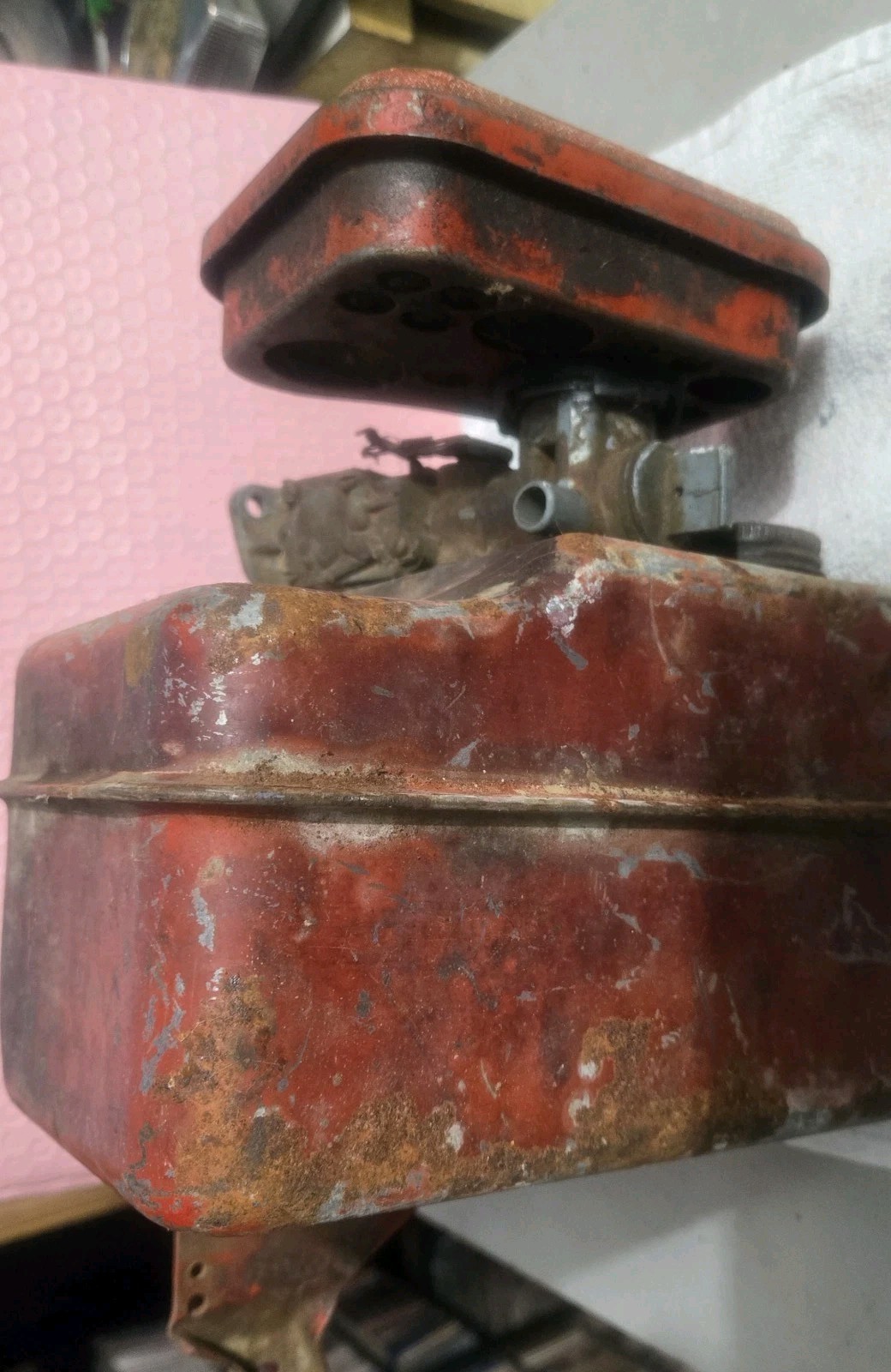 Vintage BRIGGS STRATTON 5HP Fuel  TANK W/ CARBURETOR