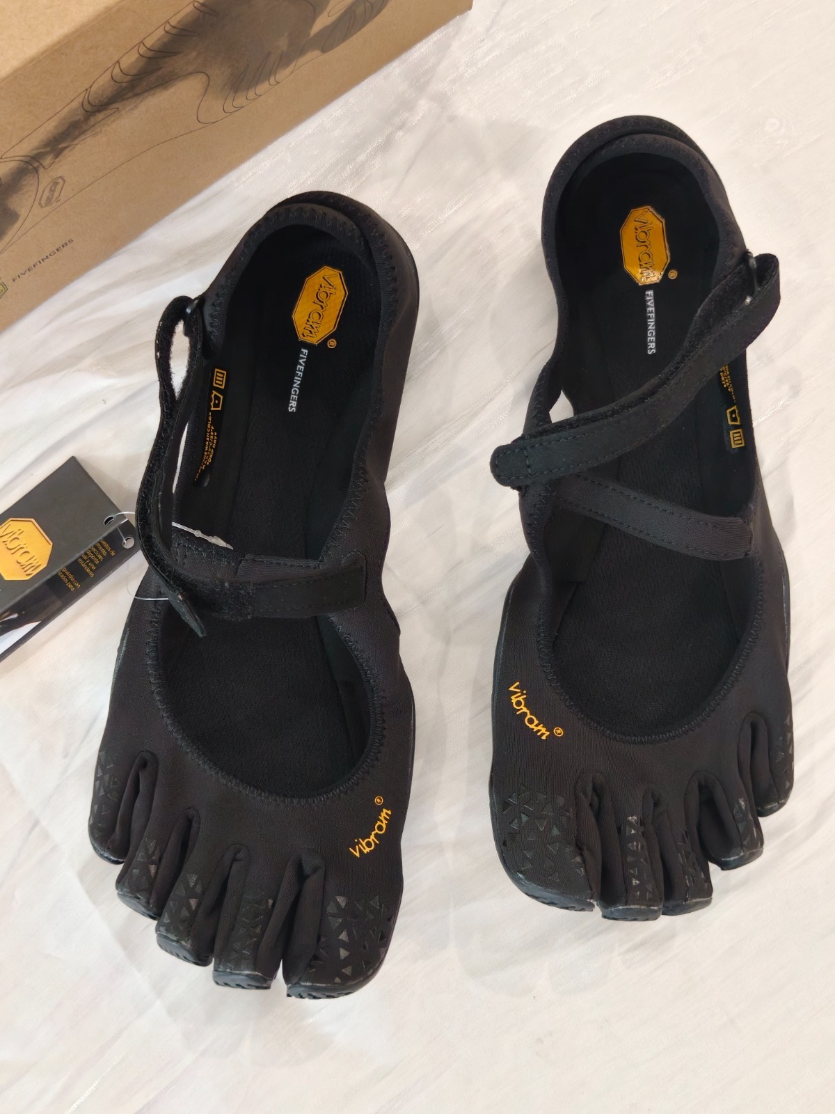 Vibram FiveFingers Women\'s V-Soul Black Barefoot Trainer - Non-Slip Gym Sneaker