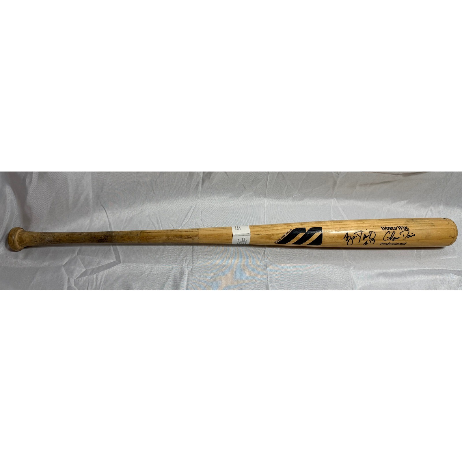 Mizuno World Win Professional Game Used Bat Signed Ben Davis & Glenn Davis