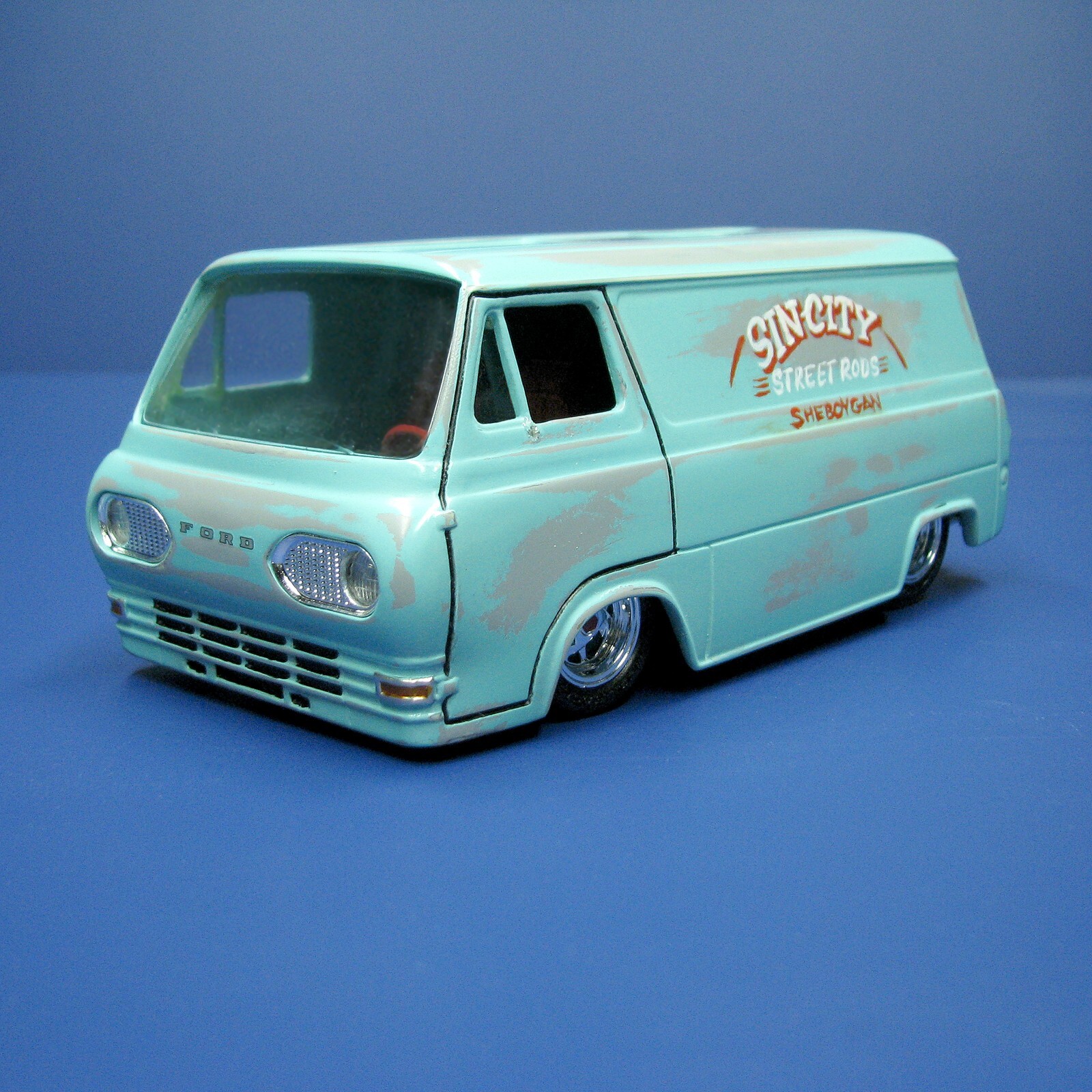 Jimmy Flintstone 1:25 scale 1961-67 Ford Econoline Van resin model kit NB314