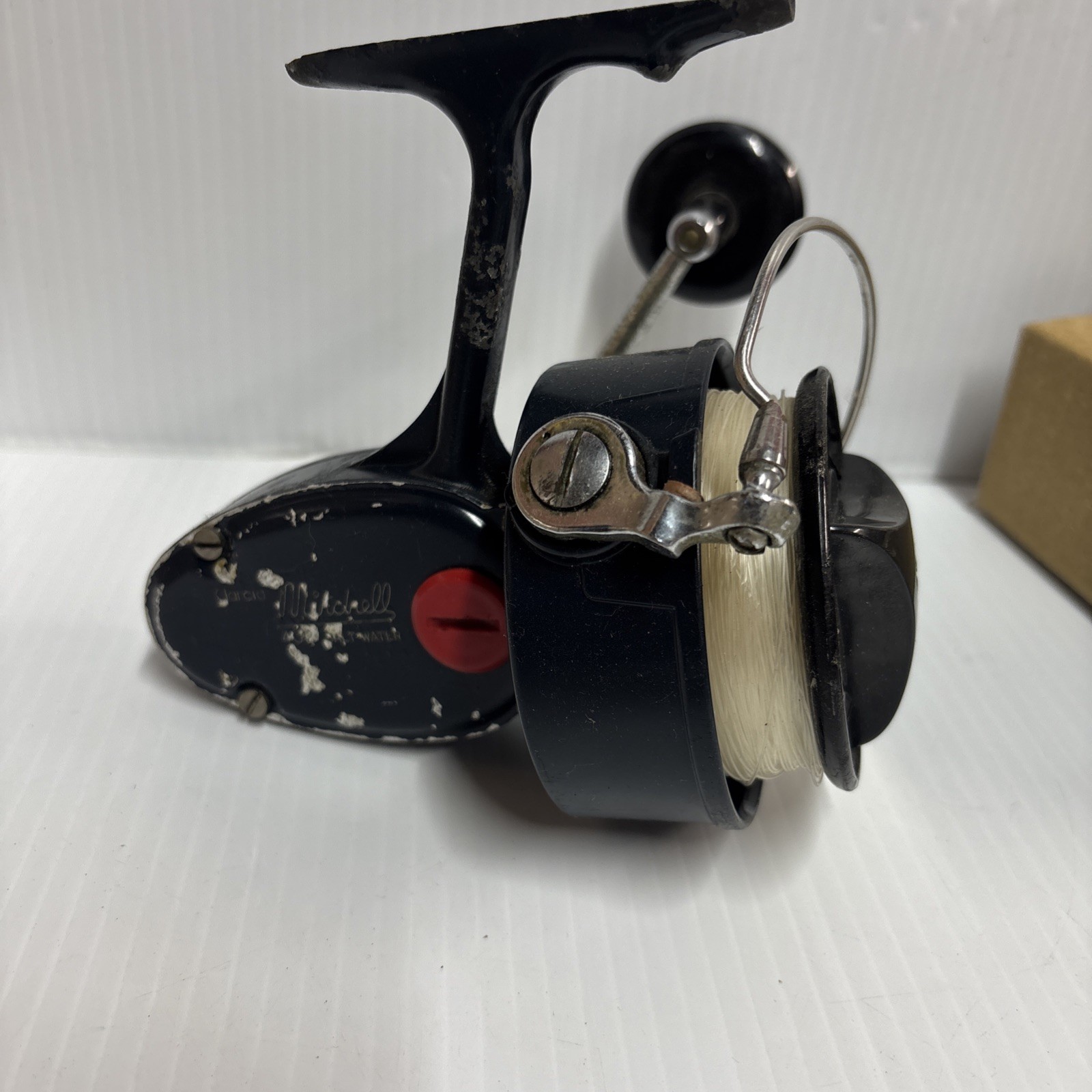 VINTAGE GARCIA MITCHELL 402 SALT WATER SPINNING FISHING REEL MADE IN FRANCE