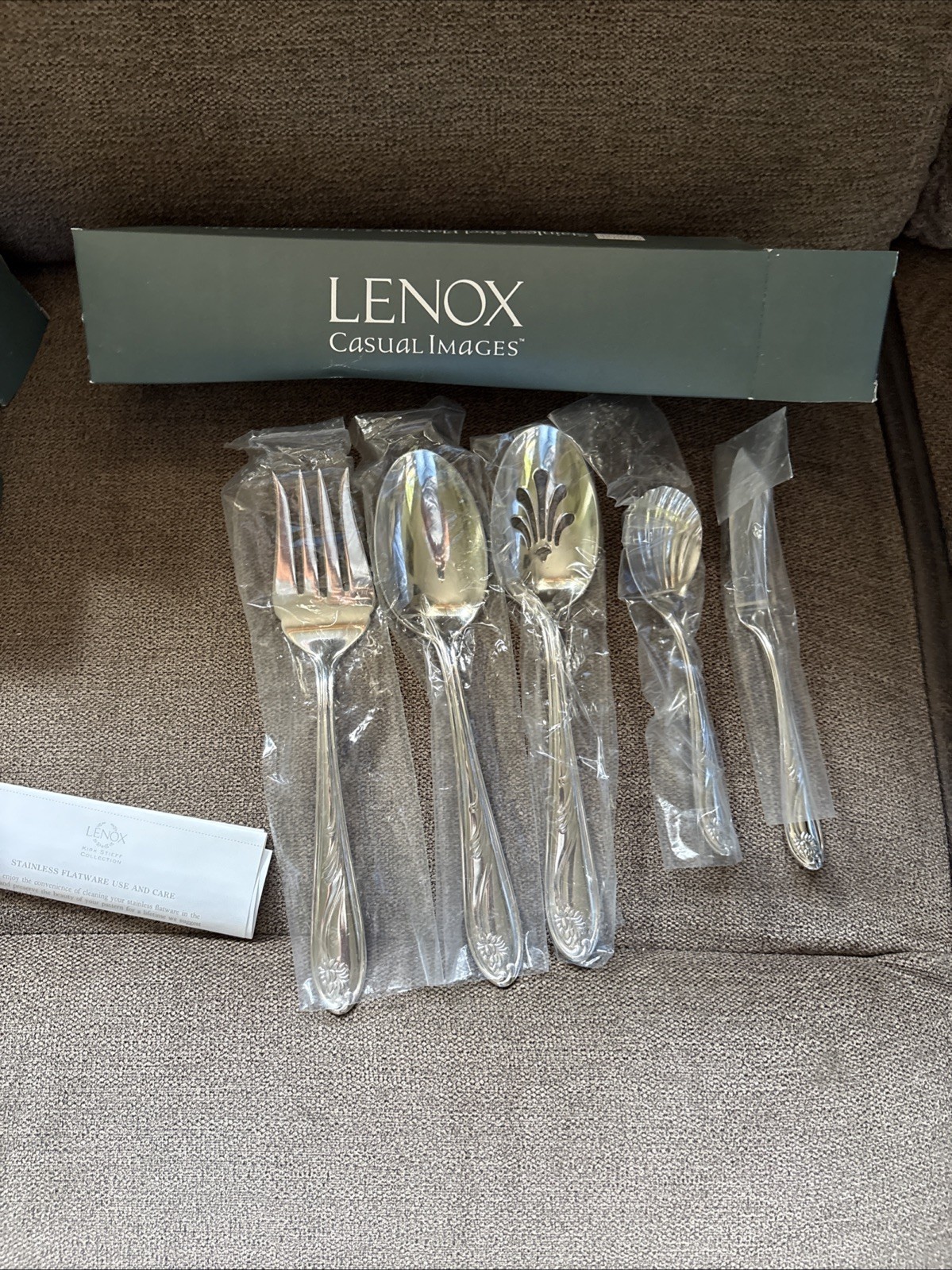 Lenox Poppies on Blue 18/8 Stainless 5 Pc Hostess Set Flatware Set Lenox Poppies on Blue 18/8 Stainless 5 Pc Hostess Set Flatware Set