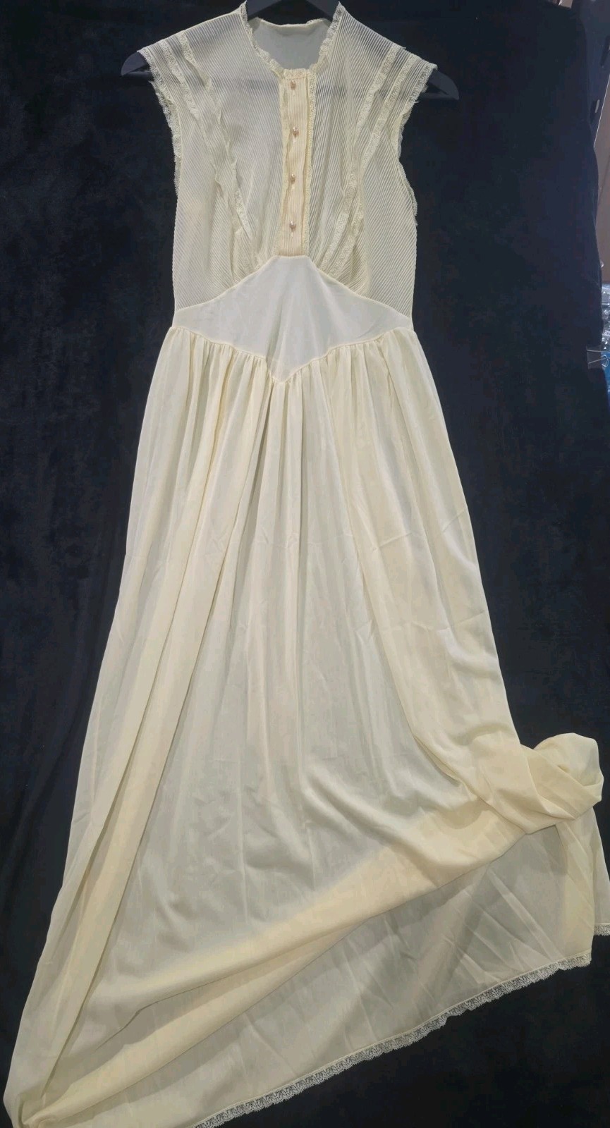 Vintage 50\'s Munsingwesr Nylon Tricot Yellow Nightgown Size 32