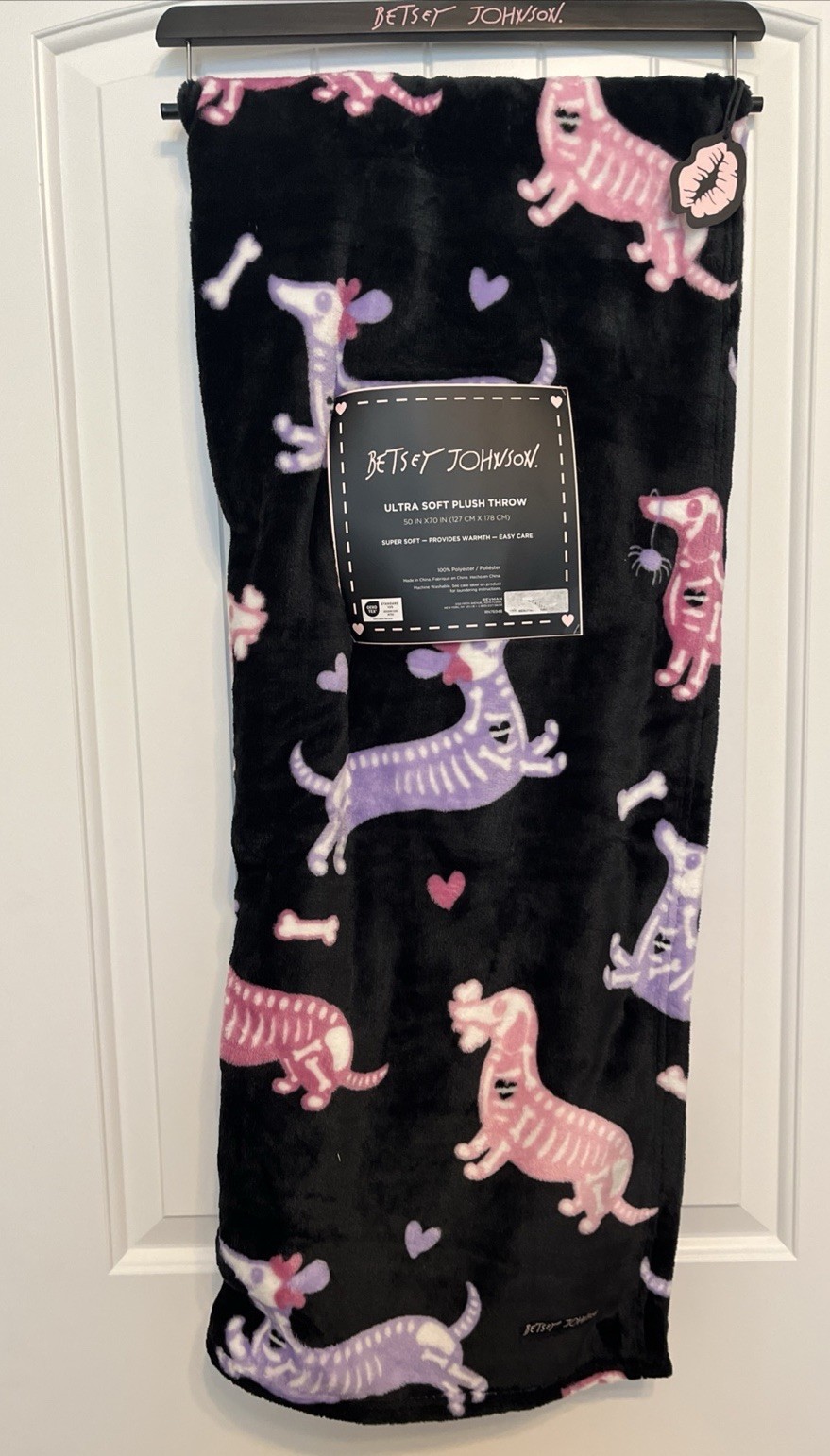 Betsey Johnson Skeleton Dachshunds Throw Blanket Ultra Soft Plush Doxies, NWT