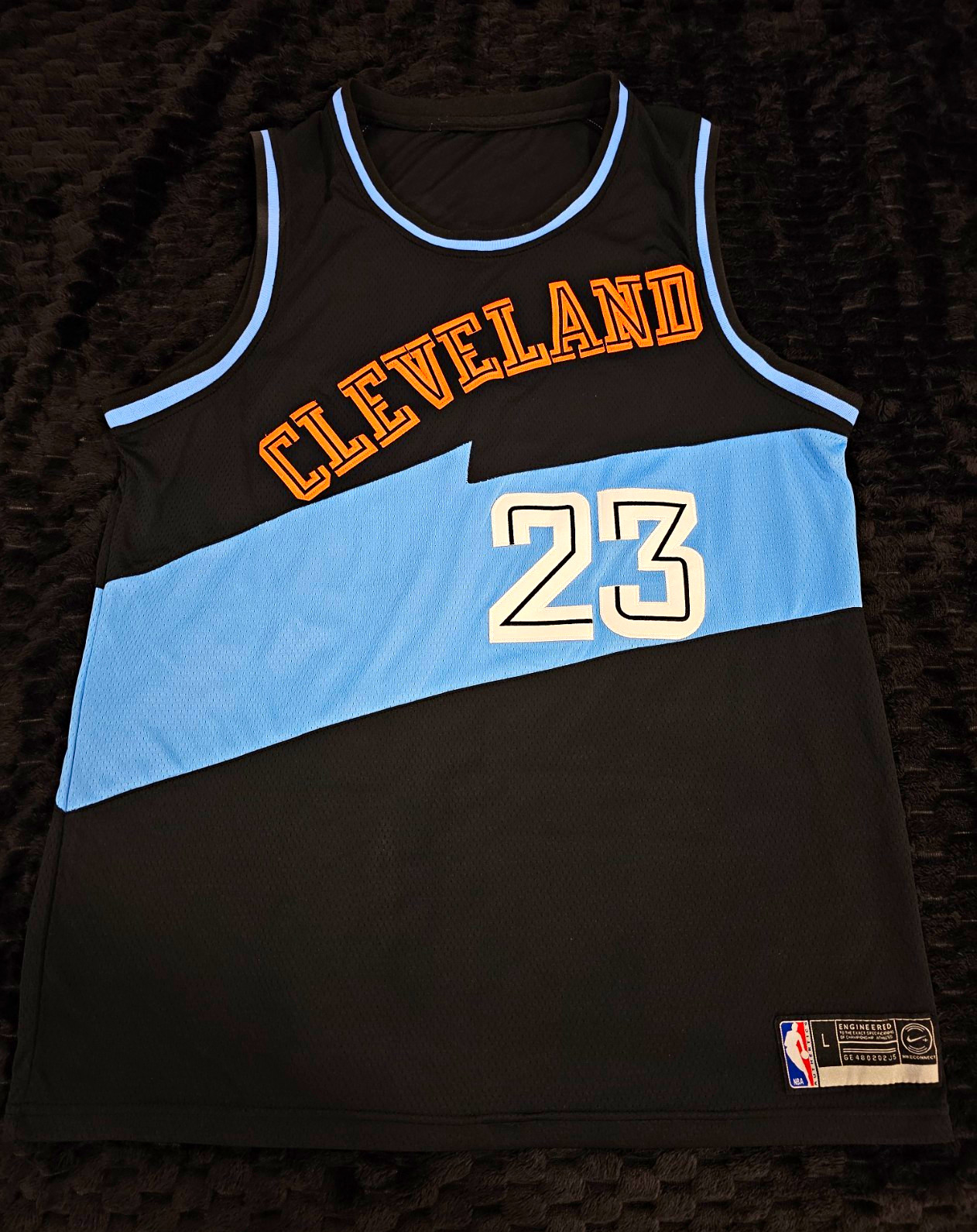 94-95 Vintage Cleveland Cavaliers LeBron James #23 NBA Jersey Black/Blue Size L 94-95 Vintage Cleveland Cavaliers LeBron James #23 NBA Jersey Black/Blue Size L