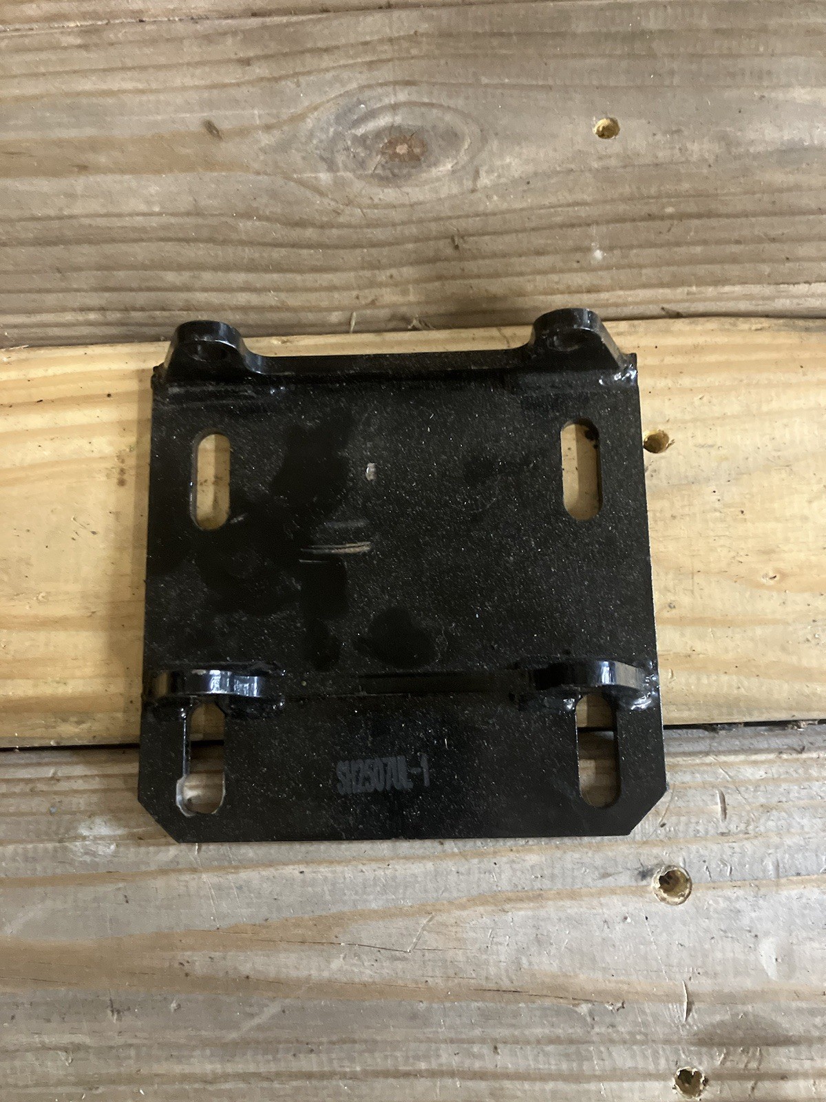 FORD LINCOLN CONTINENTAL AC COMPRESSOR 430 462 BRACKET 1966-1968 Sanden style FORD LINCOLN CONTINENTAL AC COMPRESSOR 430 462 BRACKET 1966-1968 Sanden style