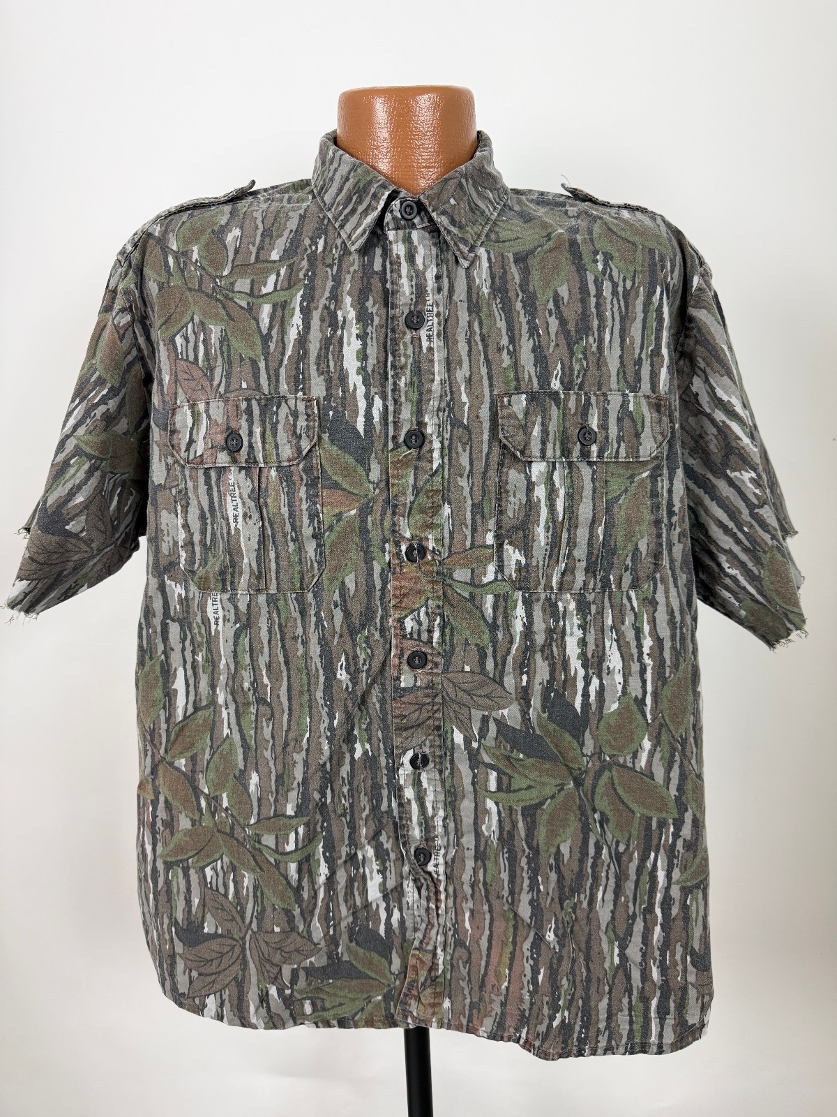 Vintage Realtree Camo Shirt Men XL Button Up Outdoors USA Made CUT-OFF SLEEVES
