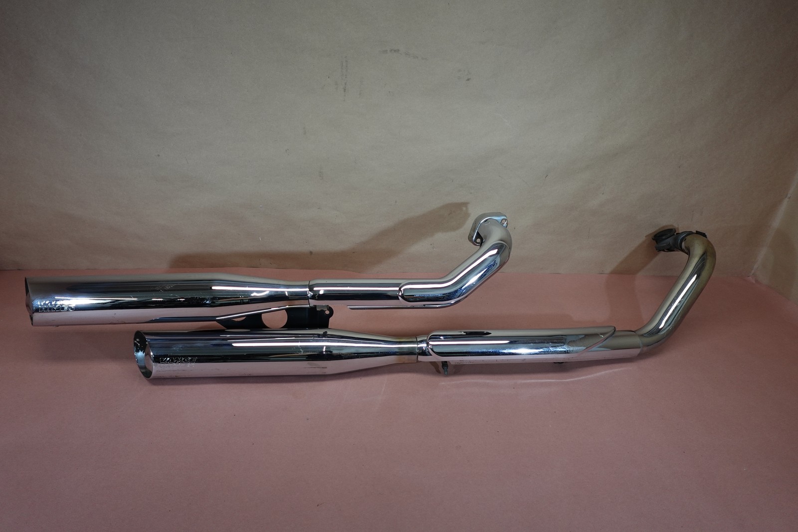 1999-2009 Yamaha V-Star 1100 V Star XVS1100 Vance & Hines Exhaust Muffler Pipes 1999-2009 Yamaha V-Star 1100 V Star XVS1100 Vance & Hines Exhaust Muffler Pipes