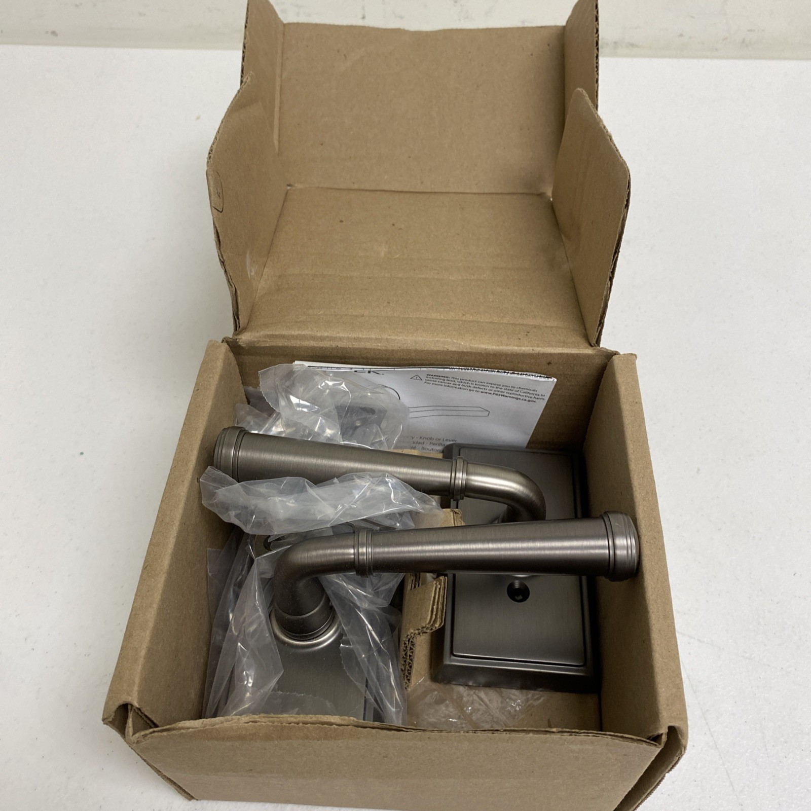 Emtek 8121MELHUS15A Passage rectangular Rosette Merrimack Lever Emtek 8121MELHUS15A Passage rectangular Rosette Merrimack Lever