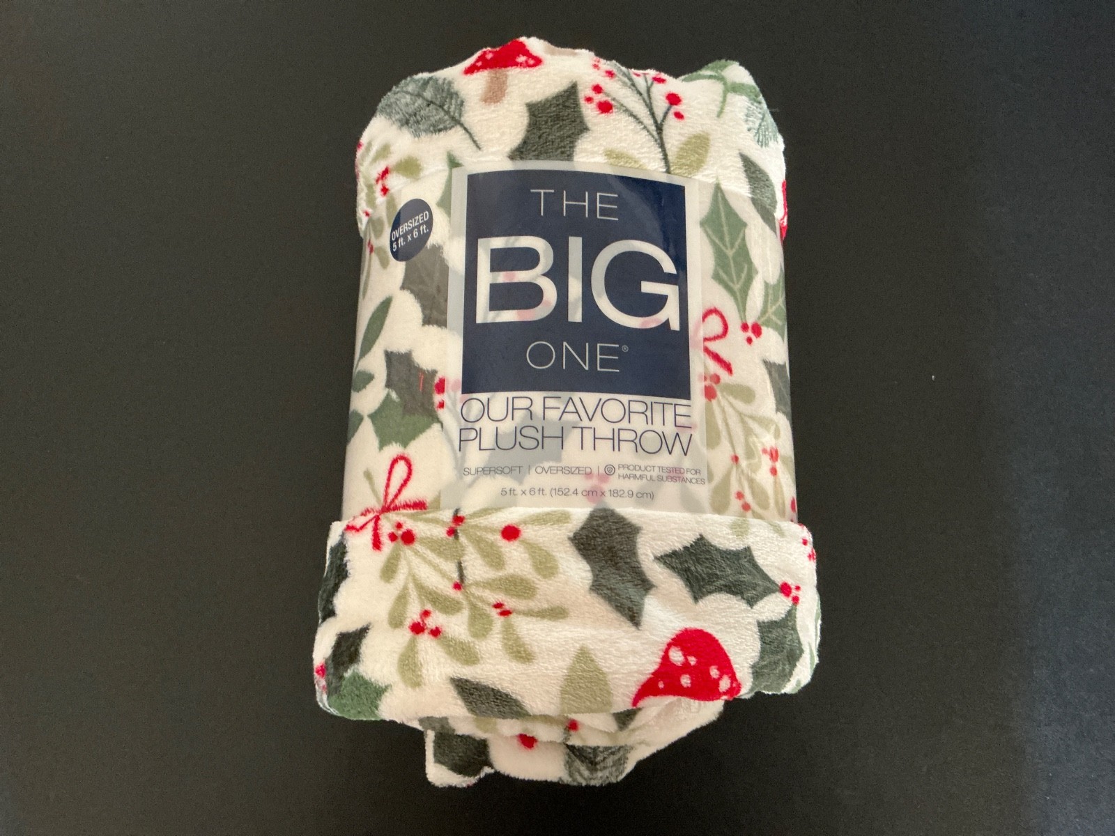 Kohls The Big One Holiday Botanical Oversized Plush Throw 5ft x 6ft Kohls The Big One Holiday Botanical Oversized Plush Throw 5ft x 6ft