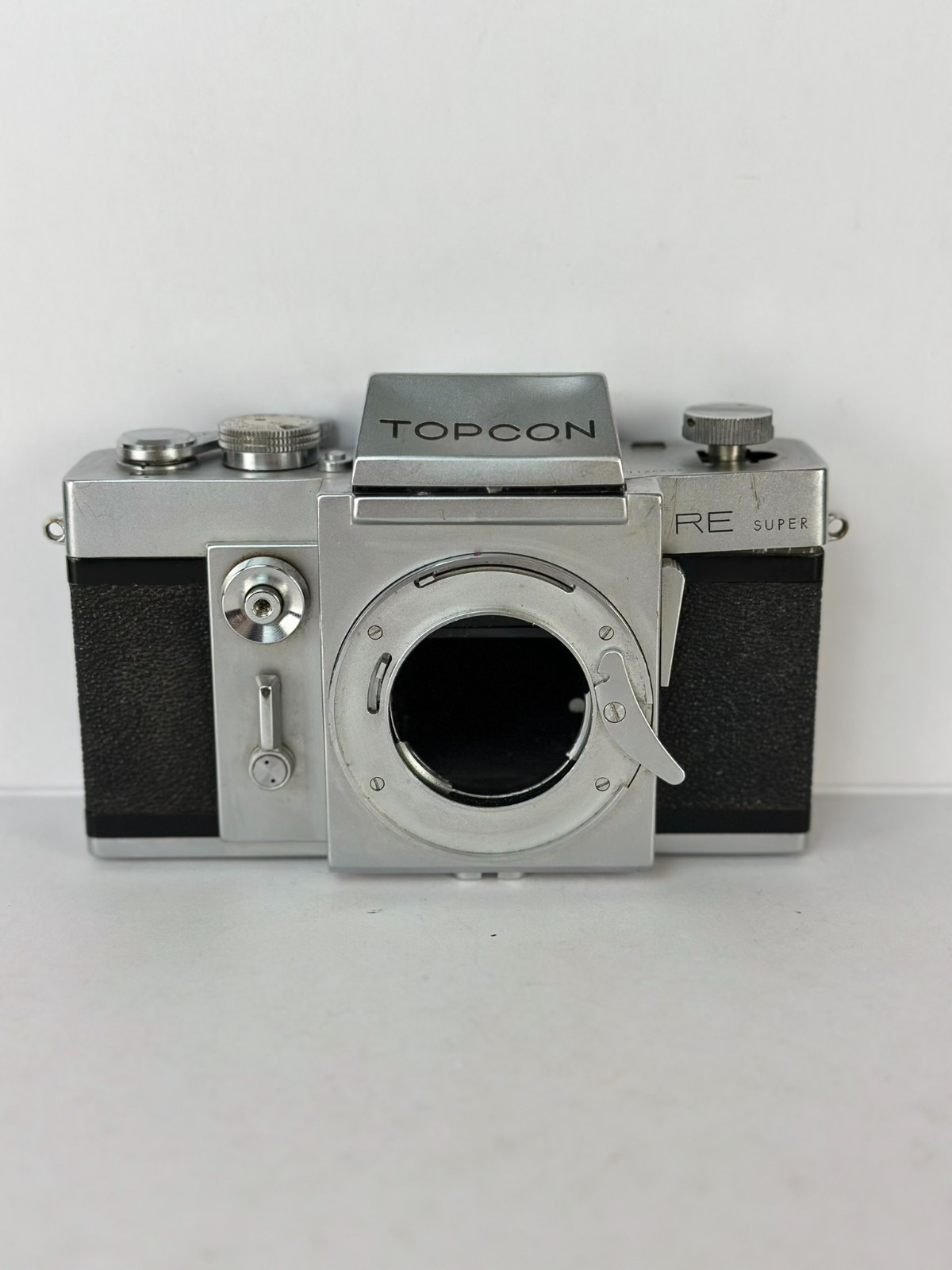 Topcon RE Super 35mm SLR Camera Body Tokyo Kogaku Japan Vintage Untested
