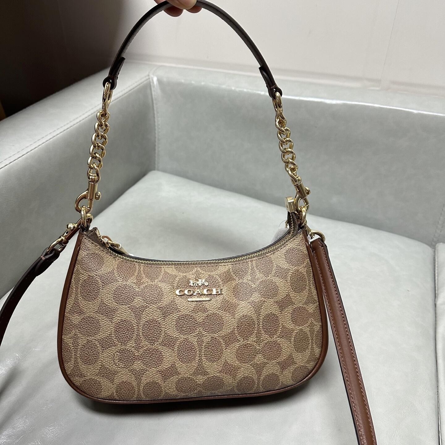 COACH Women’s Teri Leather Casual Shoulder Bag 9.6 in