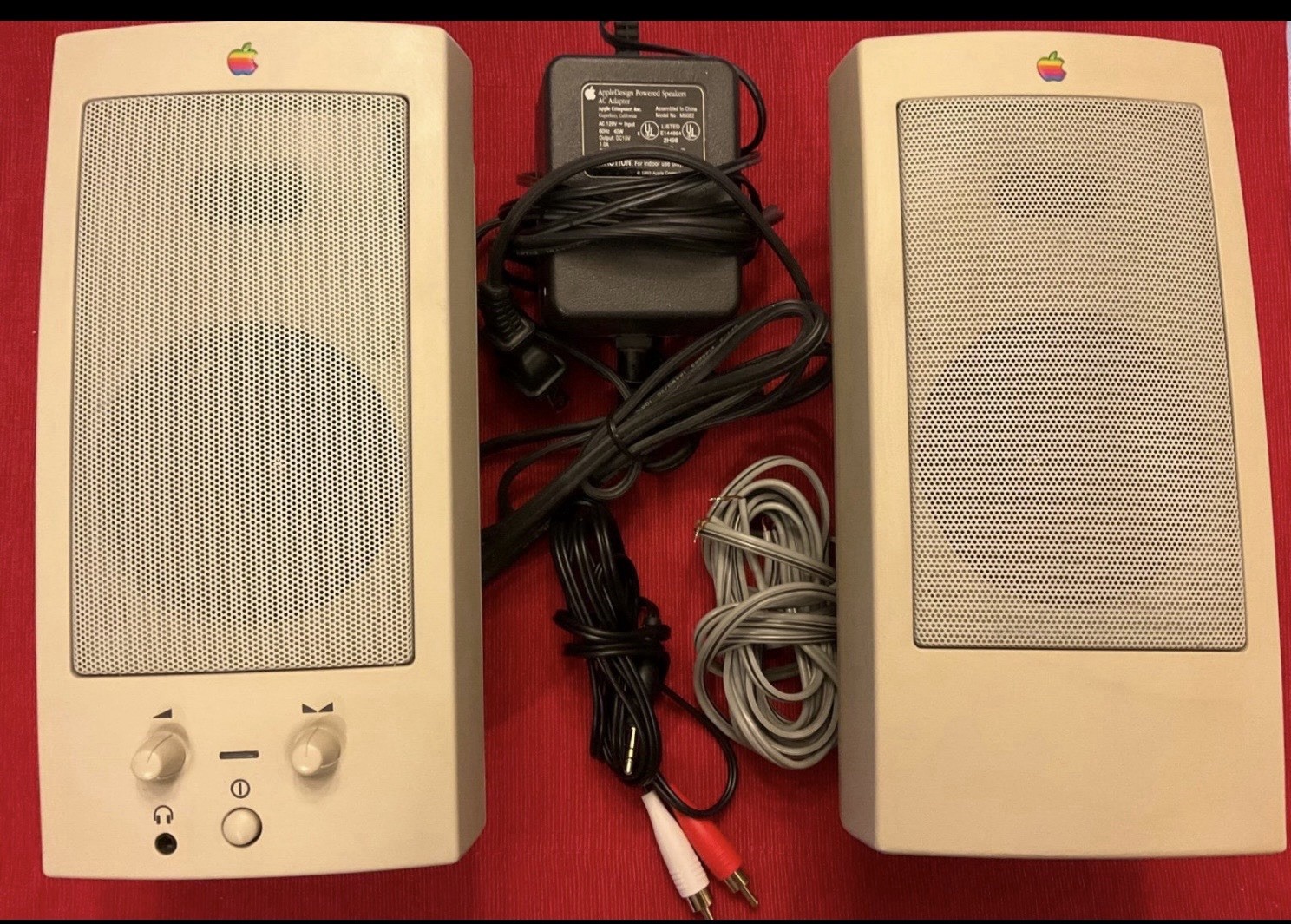 Apple Design Vintage 1993 Powered Speakers Set Model: M6082 Computer Speakers