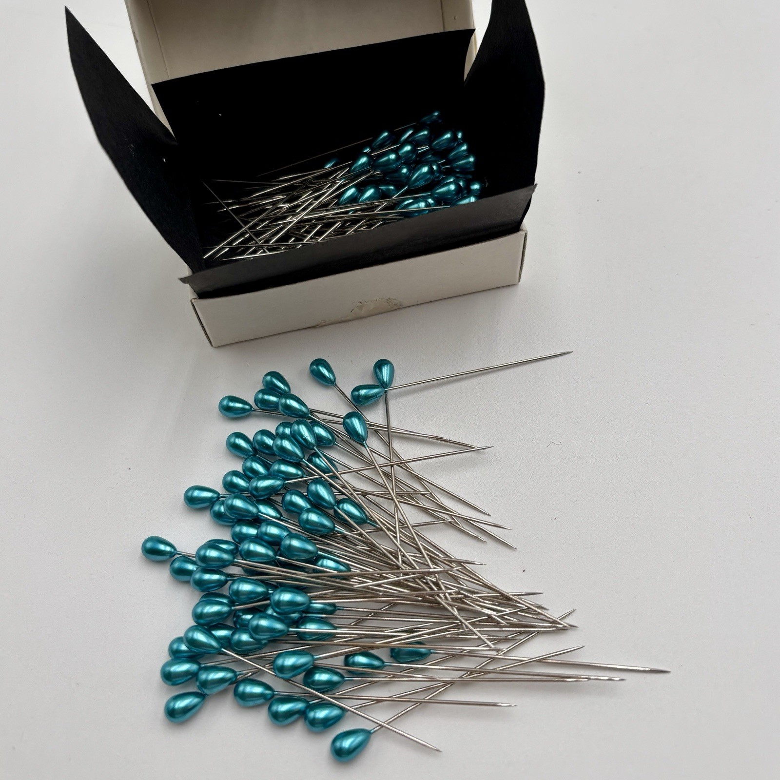 Vtg Crown Prince Blue Pearl Head Pins 2” Teardrop Boutonniere Japan Box - 165ct Vtg Crown Prince Blue Pearl Head Pins 2” Teardrop Boutonniere Japan Box - 165ct