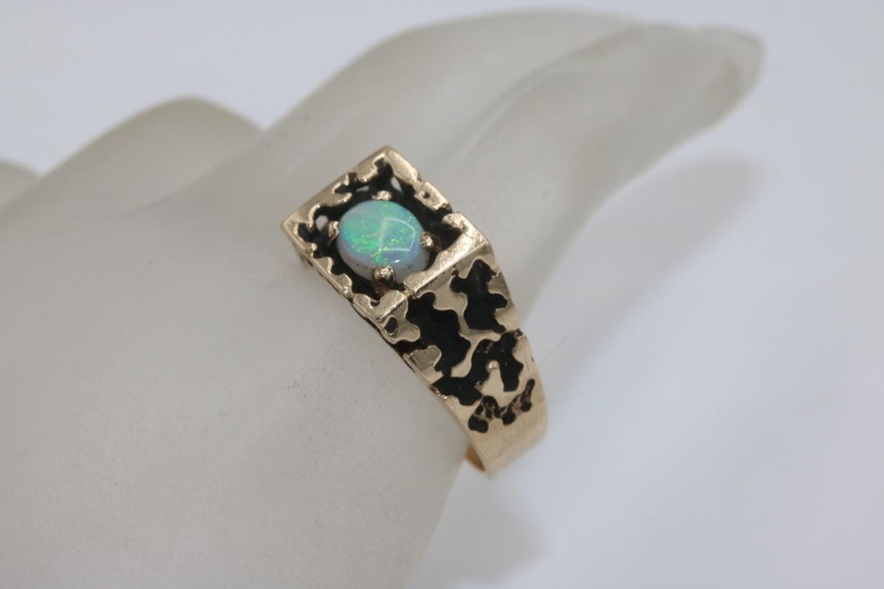 Vintage 10K Yellow Gold Freeform Design Irredecent Stone Men\'s Ring Size 10