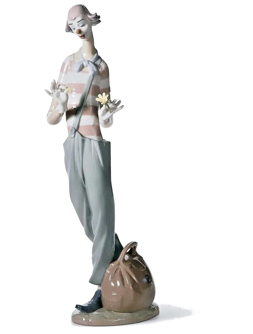LLADRÓ Clown in love Clown standing with flower Brand New L 6997 LLADRÓ Clown in love Clown standing with flower Brand New L 6997