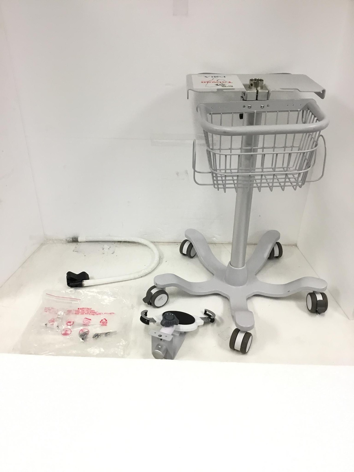 Fora Auto Temperature Measurement Station Medical Equipment w/ Clamp & Basket