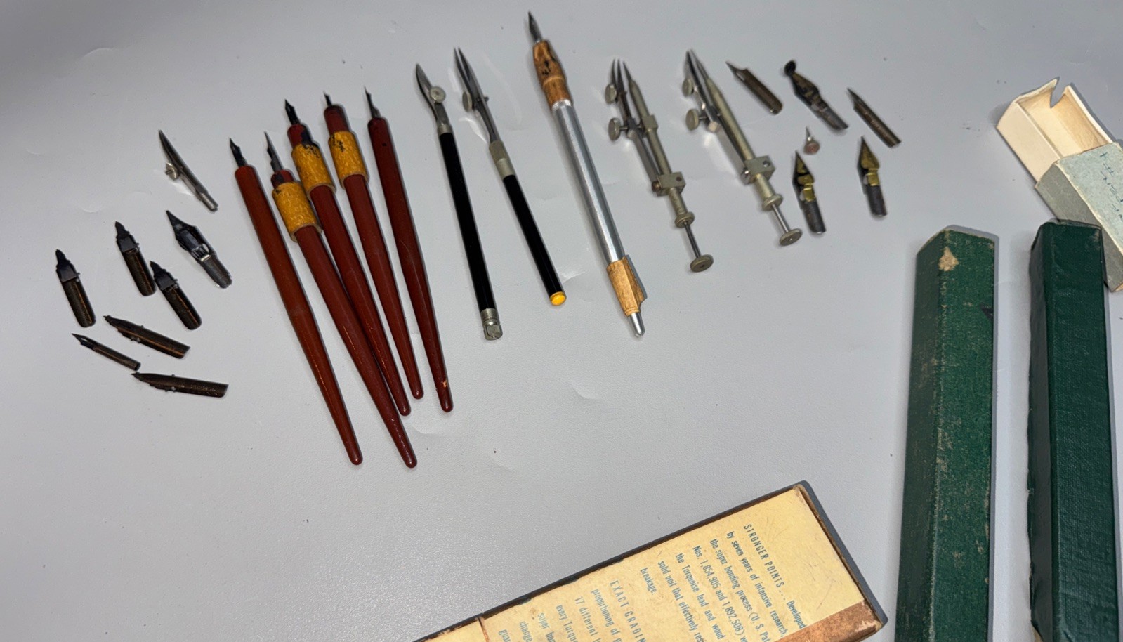 Vintage Grifhold K&E Altender Vintage Tools & Writing Pencils Mixed Lot See Vintage Grifhold K&E Altender Vintage Tools & Writing Pencils Mixed Lot See