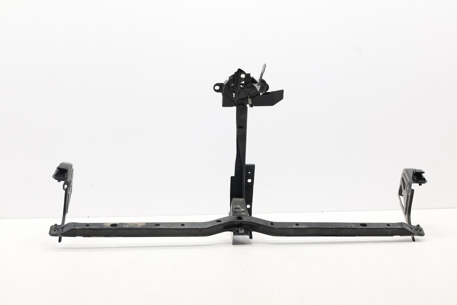 2016 - 2023 TOYOTA TACOMA FRONT BUMPER UPPER GUIDE MOUNT BRACKET OEM 5252104060 2016 - 2023 TOYOTA TACOMA FRONT BUMPER UPPER GUIDE MOUNT BRACKET OEM 5252104060