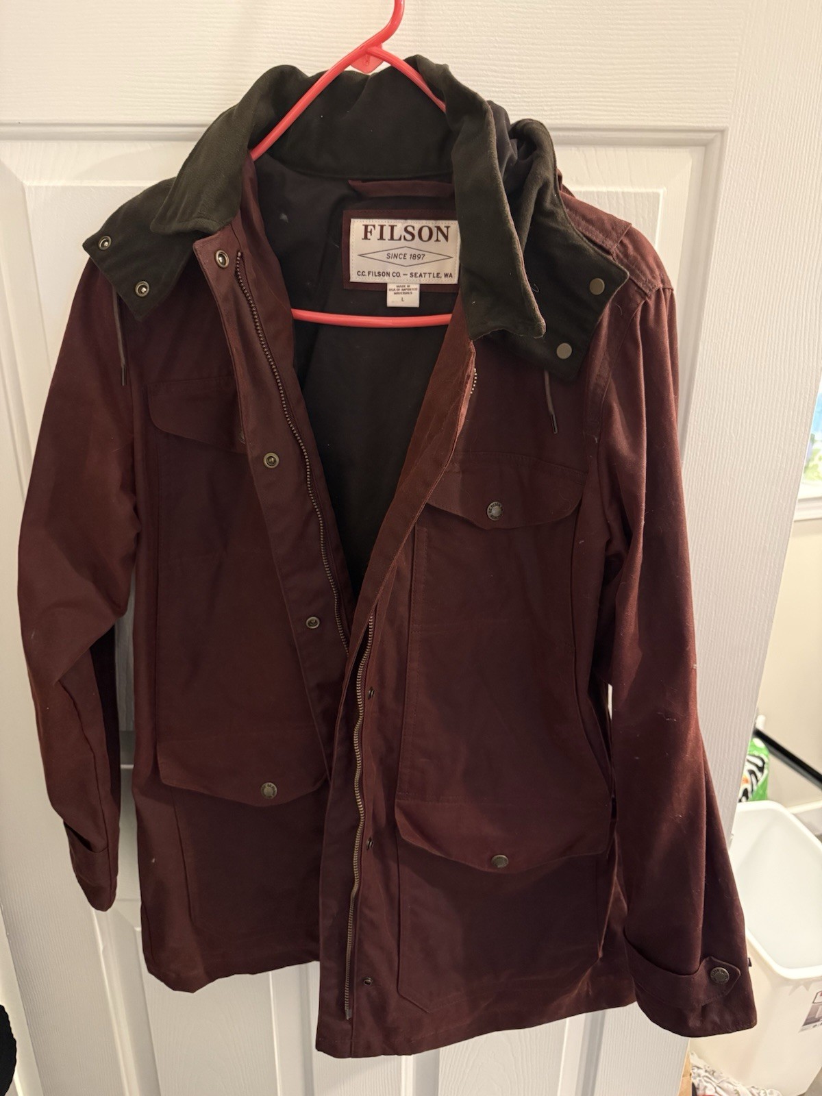 Filson woman’s Hooded Field Jacket Burgundy Size L  Zip/Button Mid-Length