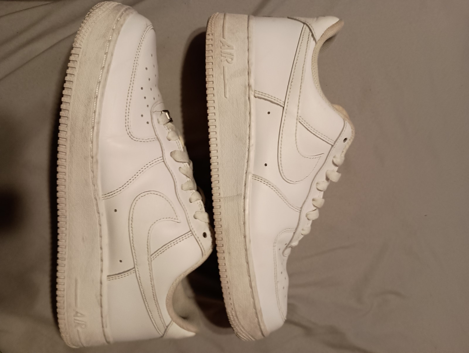 Size 9 - Nike Air Force 1 White Am Box Size 9 - Nike Air Force 1 White Am Box