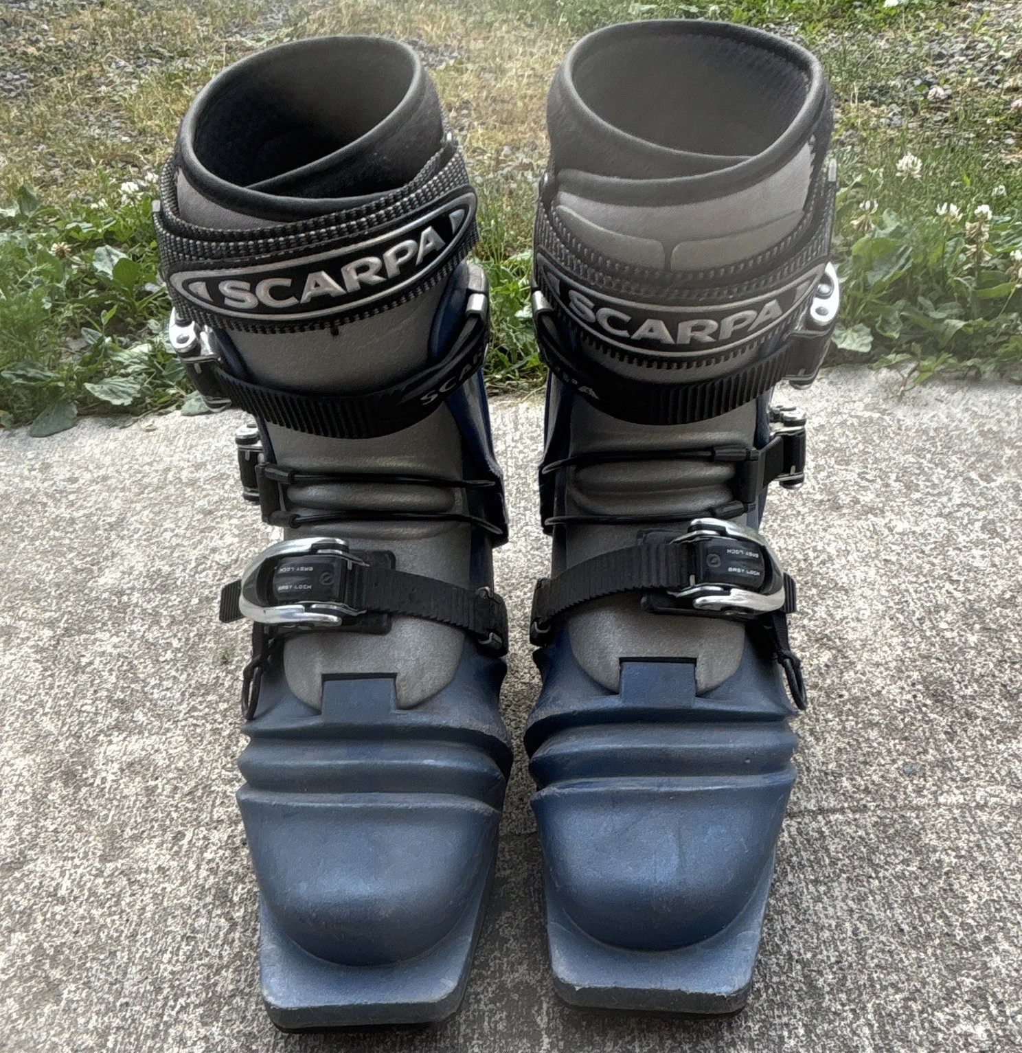 SCARPA T2 Telemark Ski Boots Mens Stiff Flex Buckle/Power Strap 75mm SCARPA T2 Telemark Ski Boots Mens Stiff Flex Buckle/Power Strap 75mm