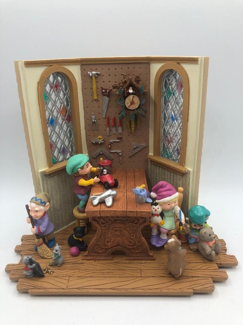 Hallmark Keepsake Ornament Display Santa's Toy Shop 1996 6 artist signatures NEW Hallmark Keepsake Ornament Display Santa's Toy Shop 1996 6 artist signatures NEW