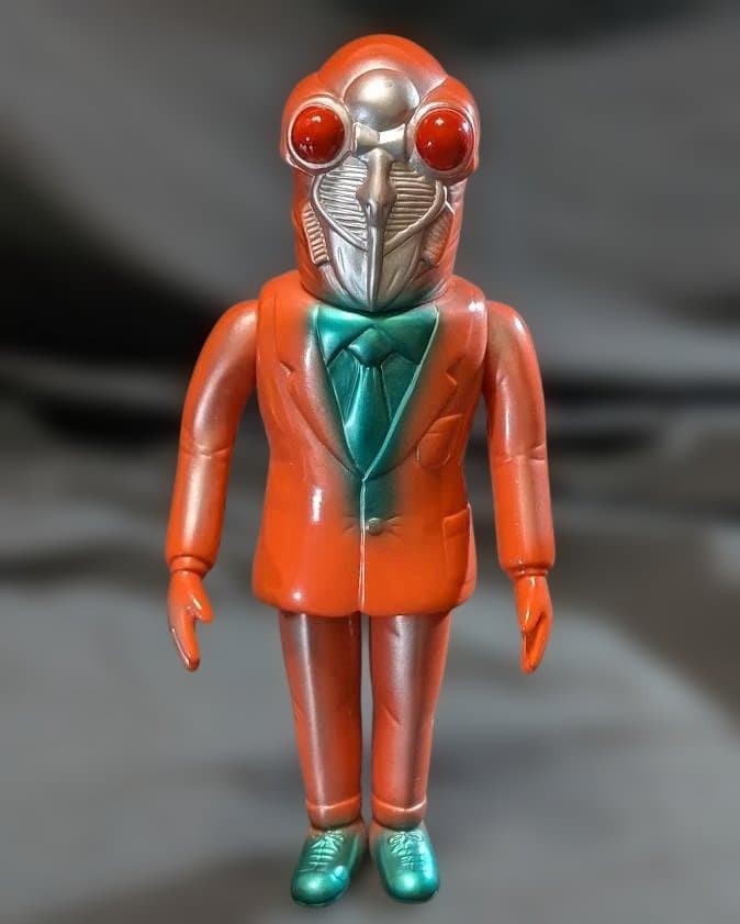 M1-Go Ultra Q Semi-Ningen Sofubi Figure 23cm Collectible 15+ Used