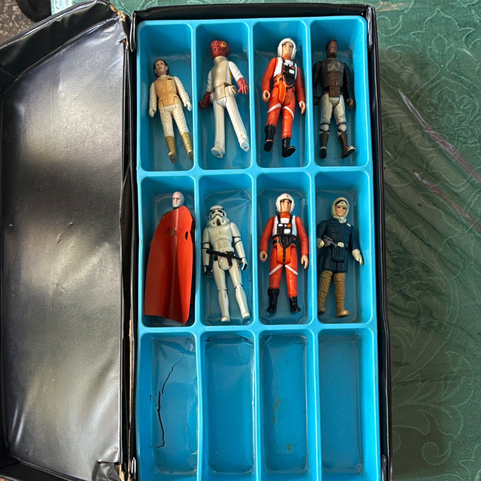 8 Vintage Kenner Star Wars figure lot, from ANH, ESB, and RoTJ. All original 8 Vintage Kenner Star Wars figure lot, from ANH, ESB, and RoTJ. All original