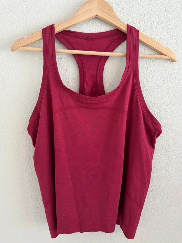 Lululemon Women\'s Racerback Tank Top - Burgundy