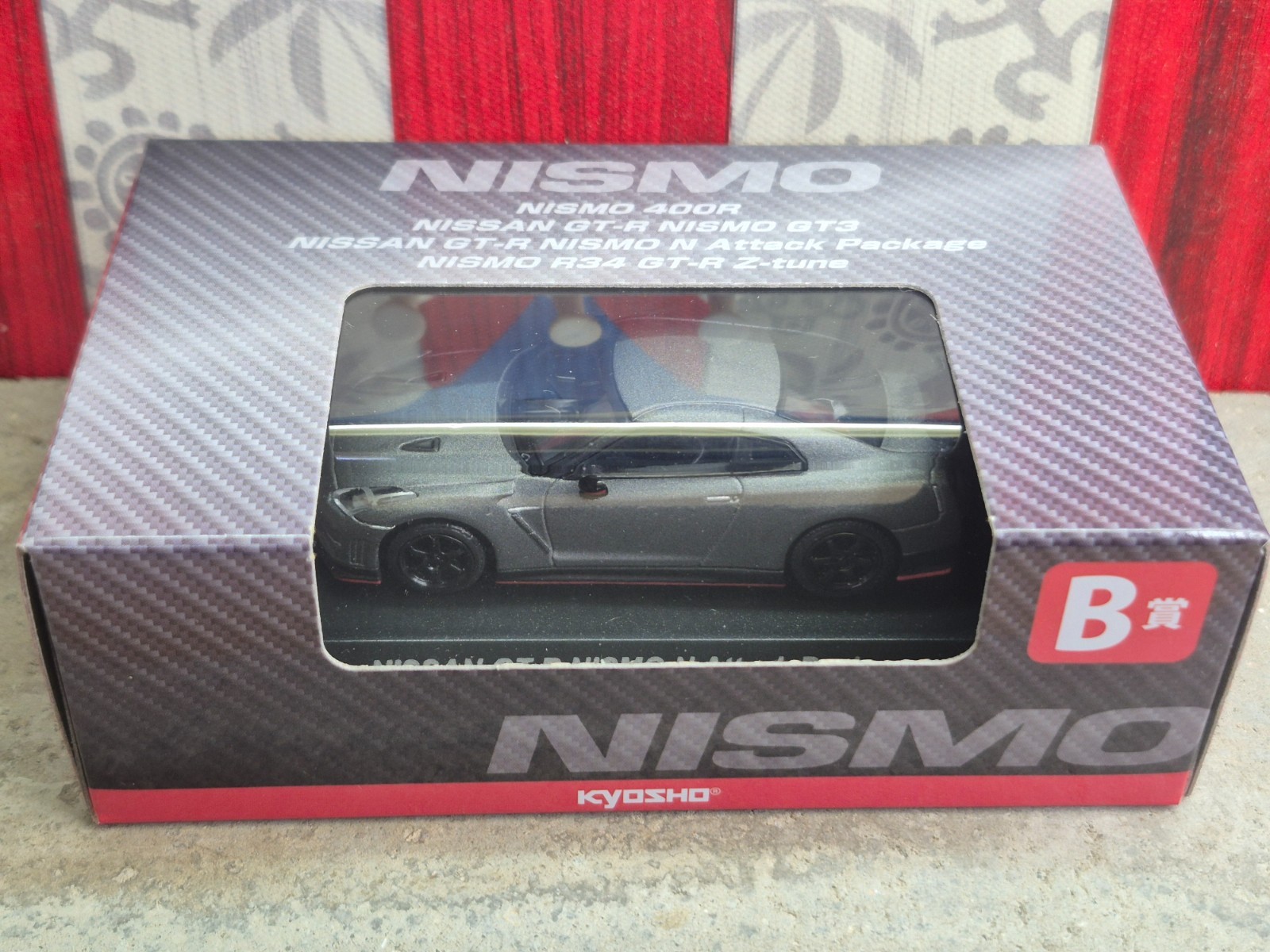 KYOSHO NISSAN GT-R NISMO N ATTACK PACKAGE 1:64 NISMO MINICAR COLLECTION SERIES