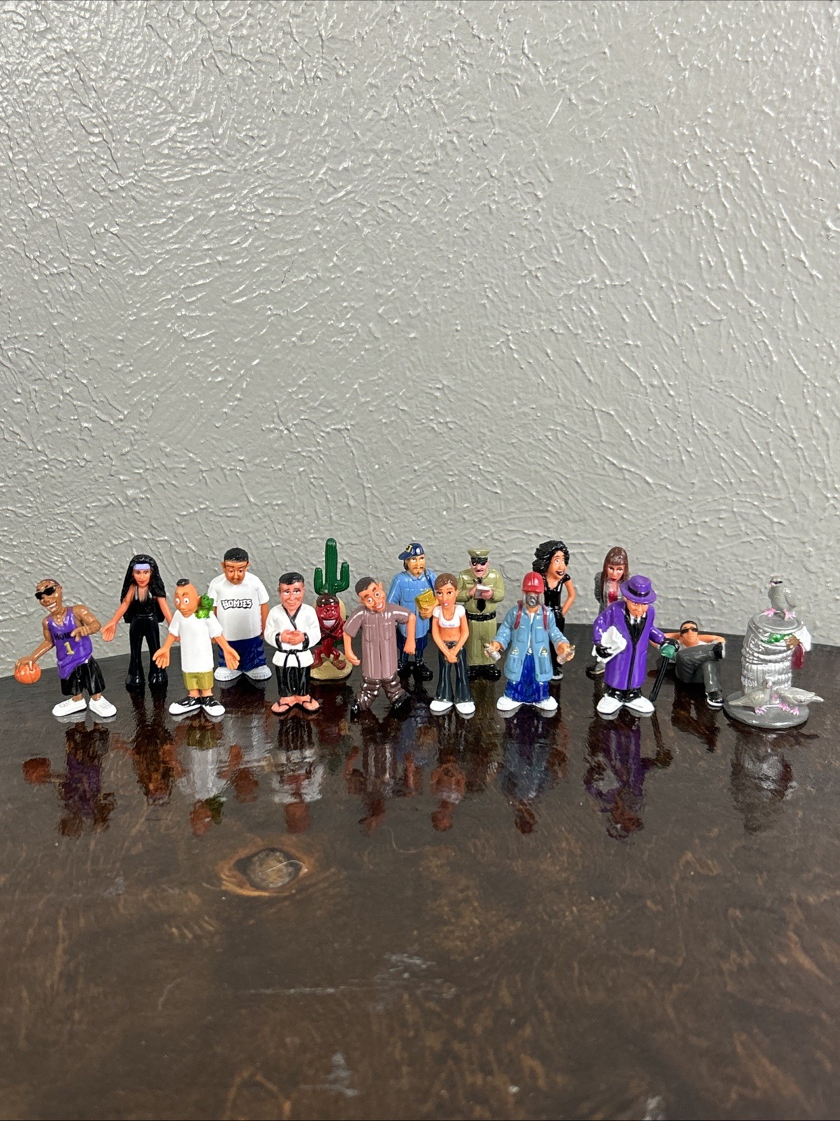 Homies Series 6 Lot of 16 Figures 1:32 Scale NO DUPLICATES Homies Series 6 Lot of 16 Figures 1:32 Scale NO DUPLICATES