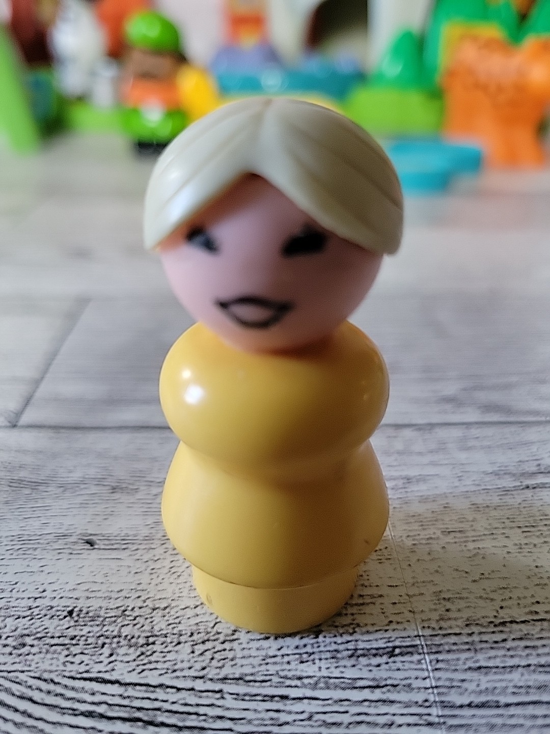 Vtg Fisher Price little people yellow woman mom grandma white hair  Dollhouse 