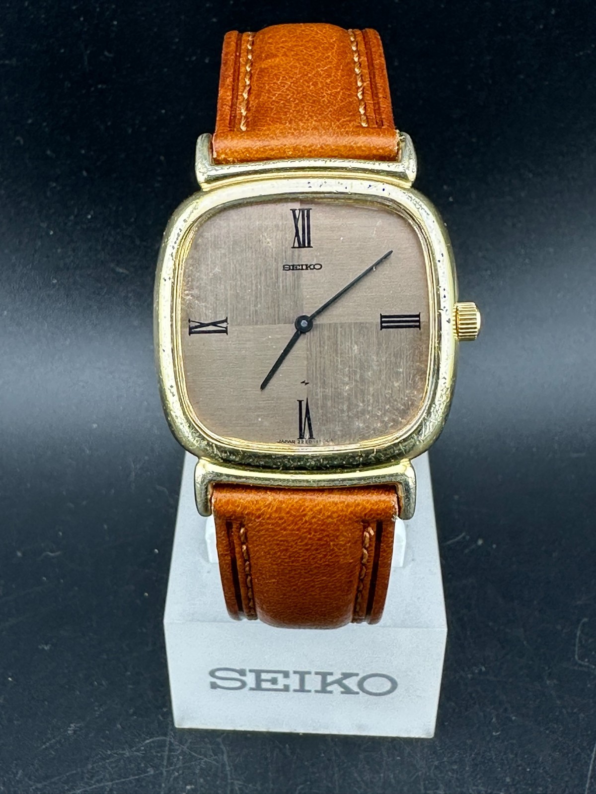 1976 Seiko Chariot Men\'s Manual Wind Gold Plated Case Gold Dial 32mm 2220-3450