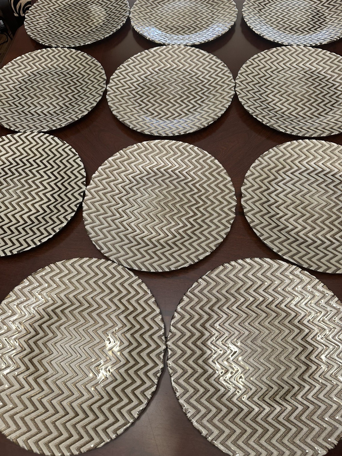 Vietri STUNNING Chevron Dinner Plates Chargers 12”set 11 Taupe/silver Heavy Vietri STUNNING Chevron Dinner Plates Chargers 12”set 11 Taupe/silver Heavy
