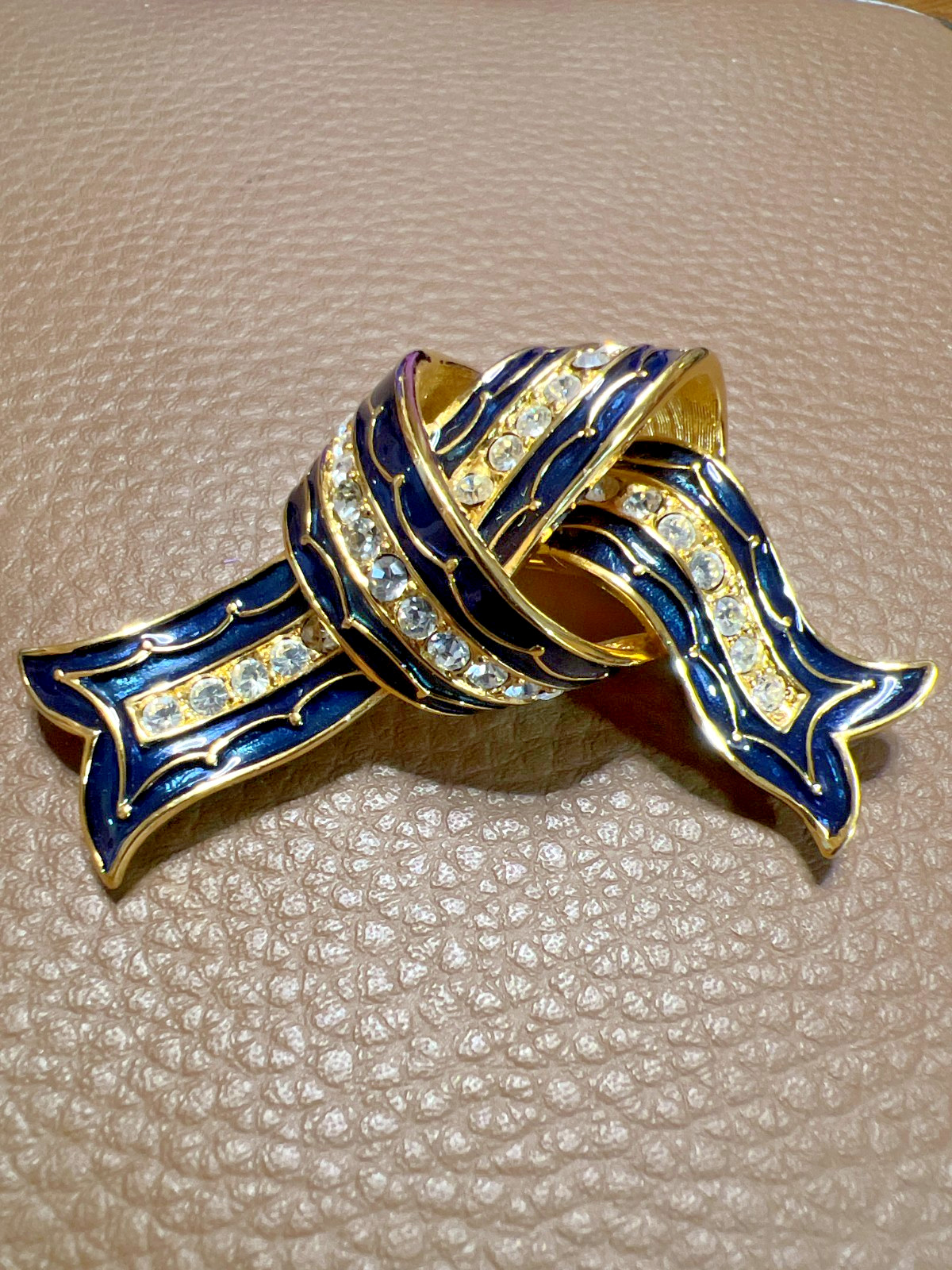 Joan Rivers Blue Enamel Gold Tone Rhinestone Pave Ribbon Knot Brooch, VG Cond.