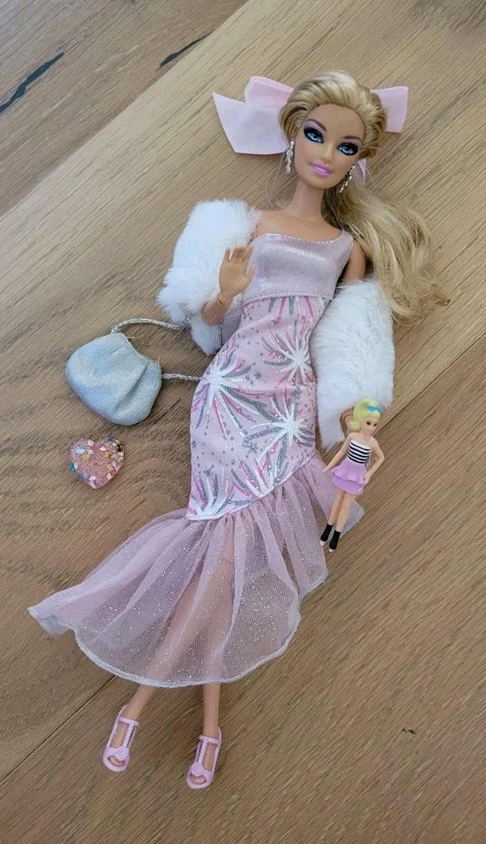 🎀 Barbie Fashionistas Swappin\' Styles Blonde 100 + Poses Articulated Y2k Party
