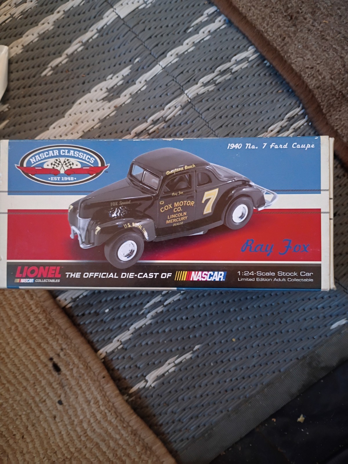 Vintage NASCAR Classics1940 Ford Coupe 1:24 Diecast Ray Fox #7