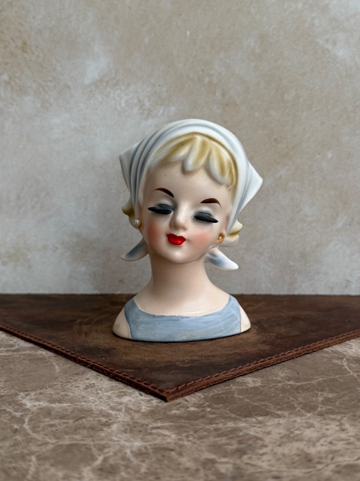 VINTAGE LADY HEAD VASE **SCARCE** MINIATURE LEGO BLONDE WITH GRAY-BLUE DRESS 4.5