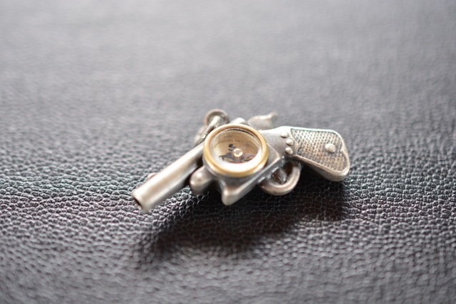 Old small compass, pistol type A