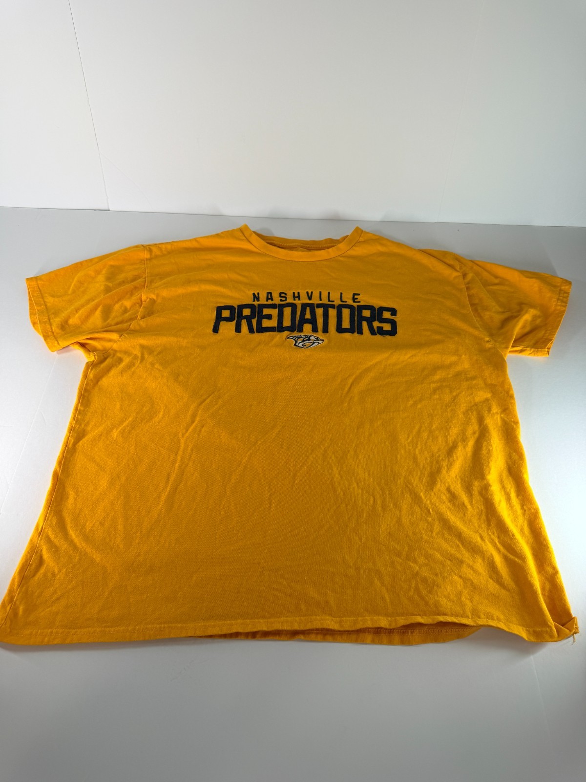 Champion Nashville Predators Hockey SS T-shirt-Size 2XL-Yellow Champion Nashville Predators Hockey SS T-shirt-Size 2XL-Yellow