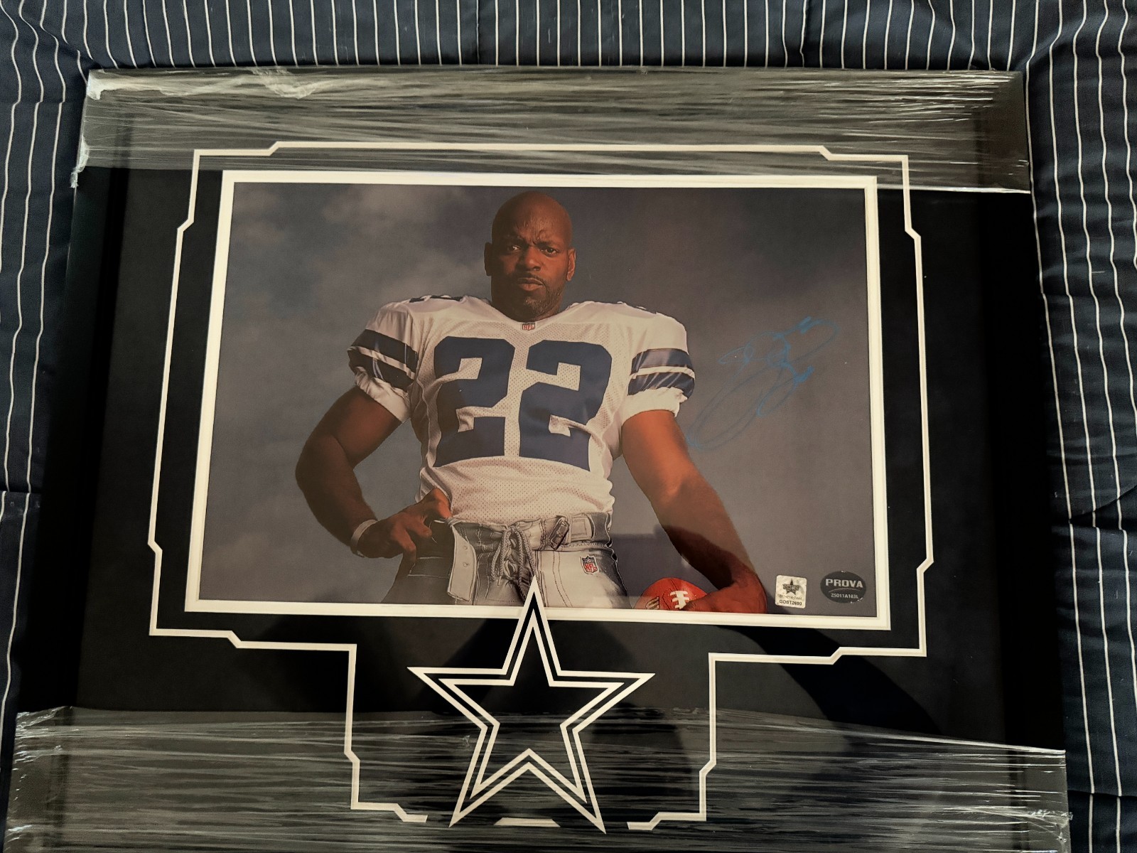 Emmit Smith Framed Signed Picture 16 x 20, Prova Authorized Emmit Smith Framed Signed Picture 16 x 20, Prova Authorized