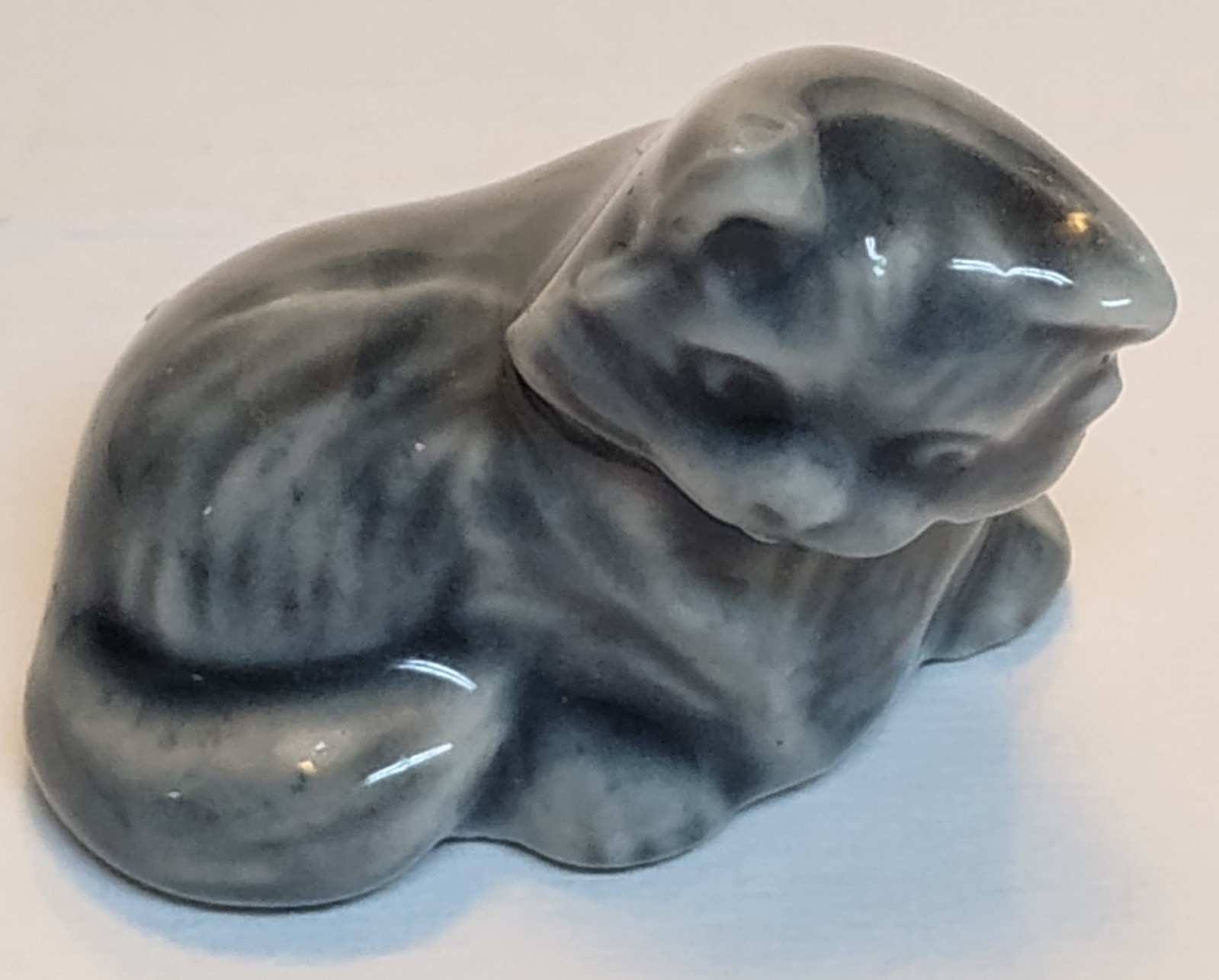 Vintage Wade Whimsies Red Rose Tea Porcelain Cat Figurine Made In England