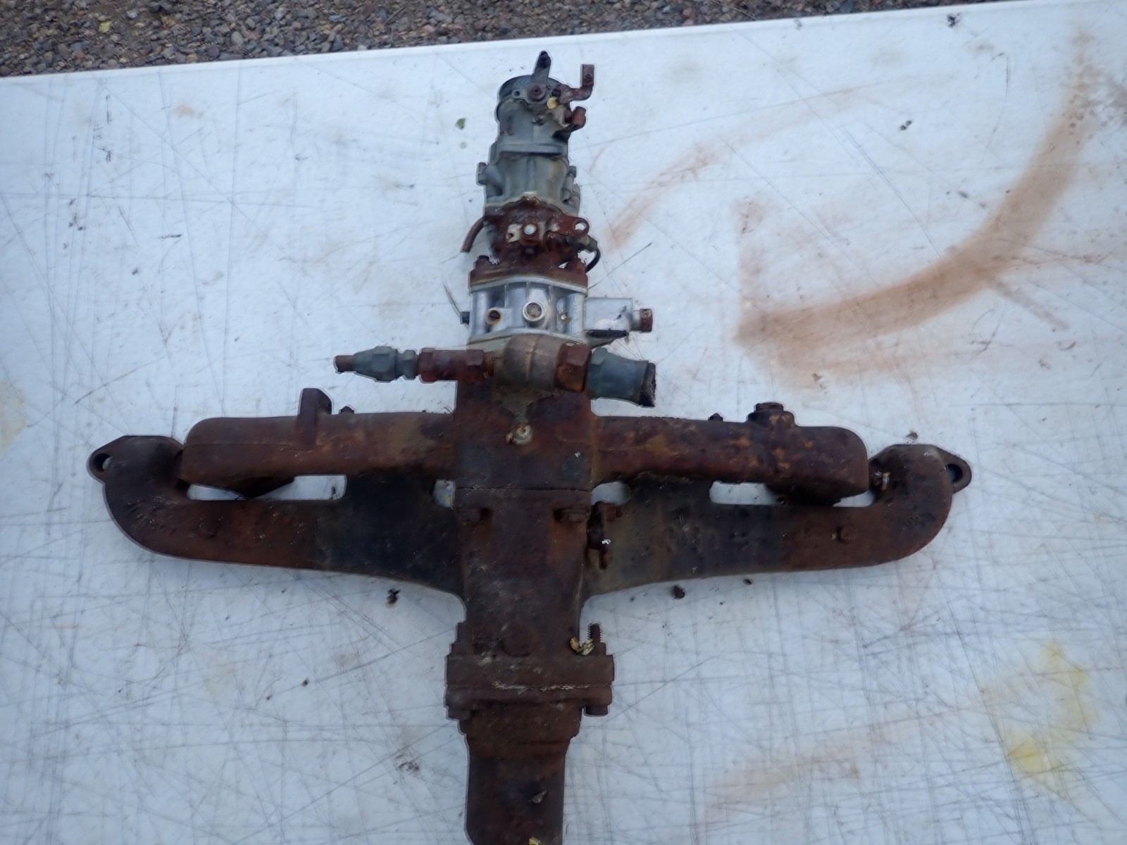 1947 1954 GMC Truck 6 cyl INTAKE / EXHAUST MANIFOLDS WITH CARBURETOR 228 Cu In 1947 1954 GMC Truck 6 cyl INTAKE / EXHAUST MANIFOLDS WITH CARBURETOR 228 Cu In