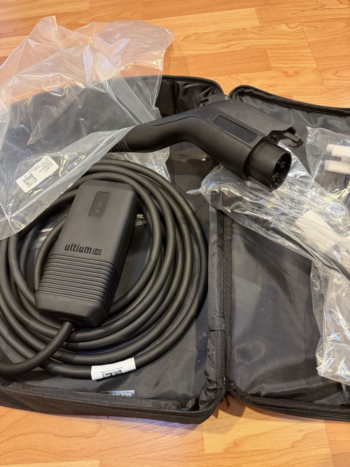 OEM GM Ultium EV Charger 32A Portable J1772 Level 1/2 EVSE Chevy Equinox GMC OEM GM Ultium EV Charger 32A Portable J1772 Level 1/2 EVSE Chevy Equinox GMC