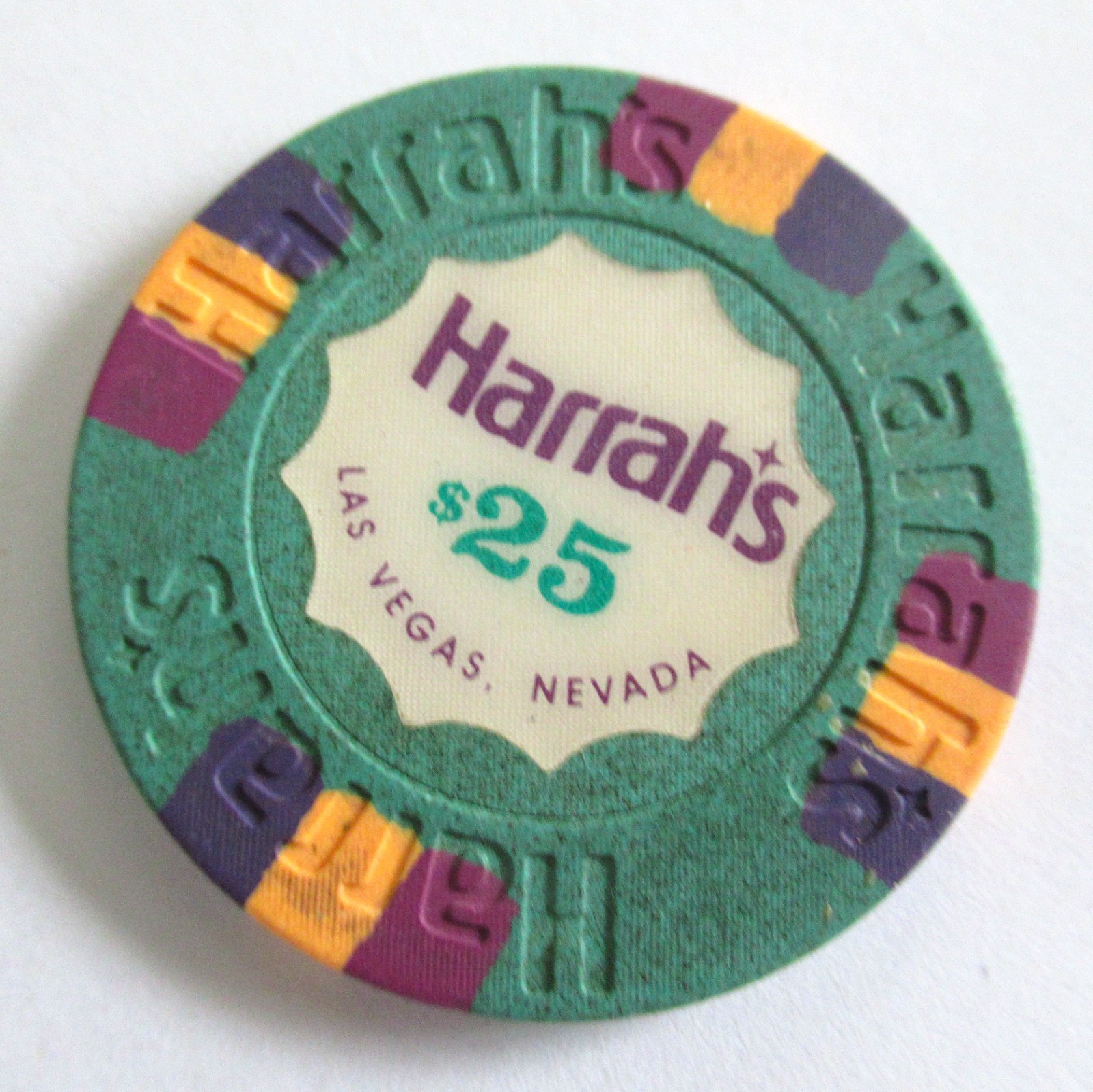 Vintage Harrah’s Casino $25 Gaming Chip Las Vegas Nevada Paulson Molded Clay GPI Vintage Harrah’s Casino $25 Gaming Chip Las Vegas Nevada Paulson Molded Clay GPI
