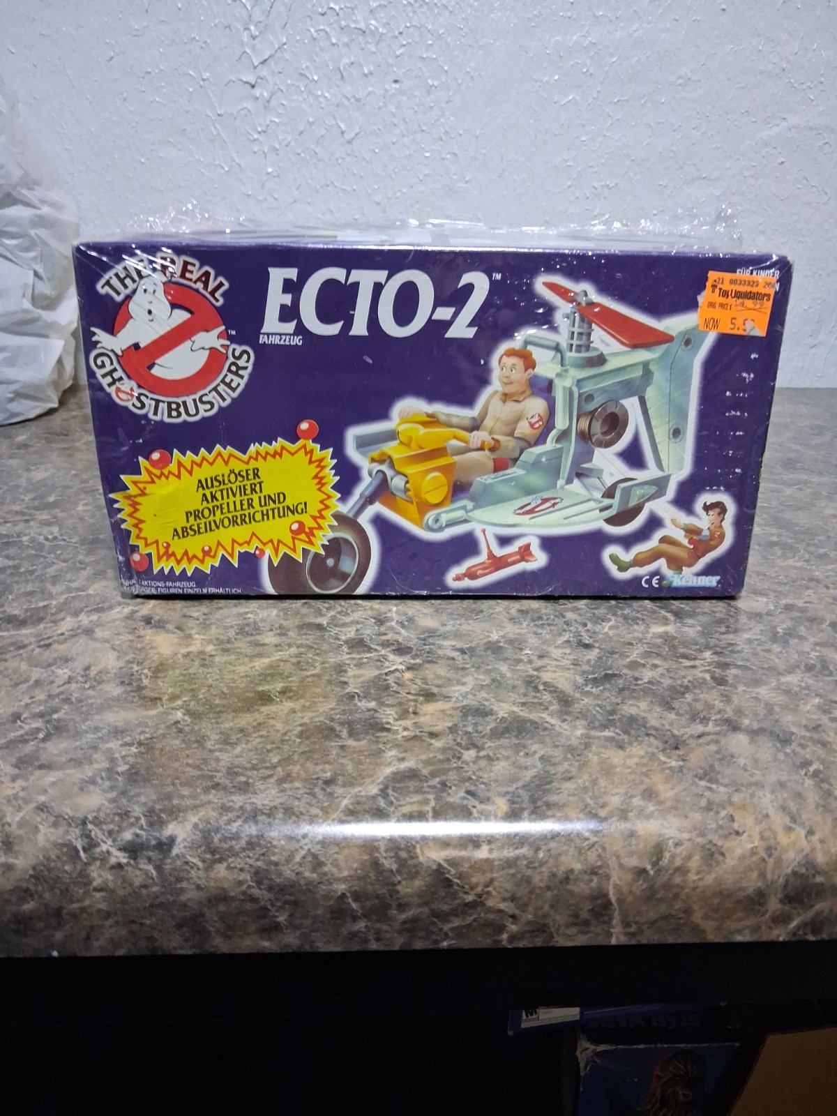 S-457 VINTAGE 1980\'S KENNER THE REAL GHOSTBUSTERS ECTO-2 WITH BOX 
