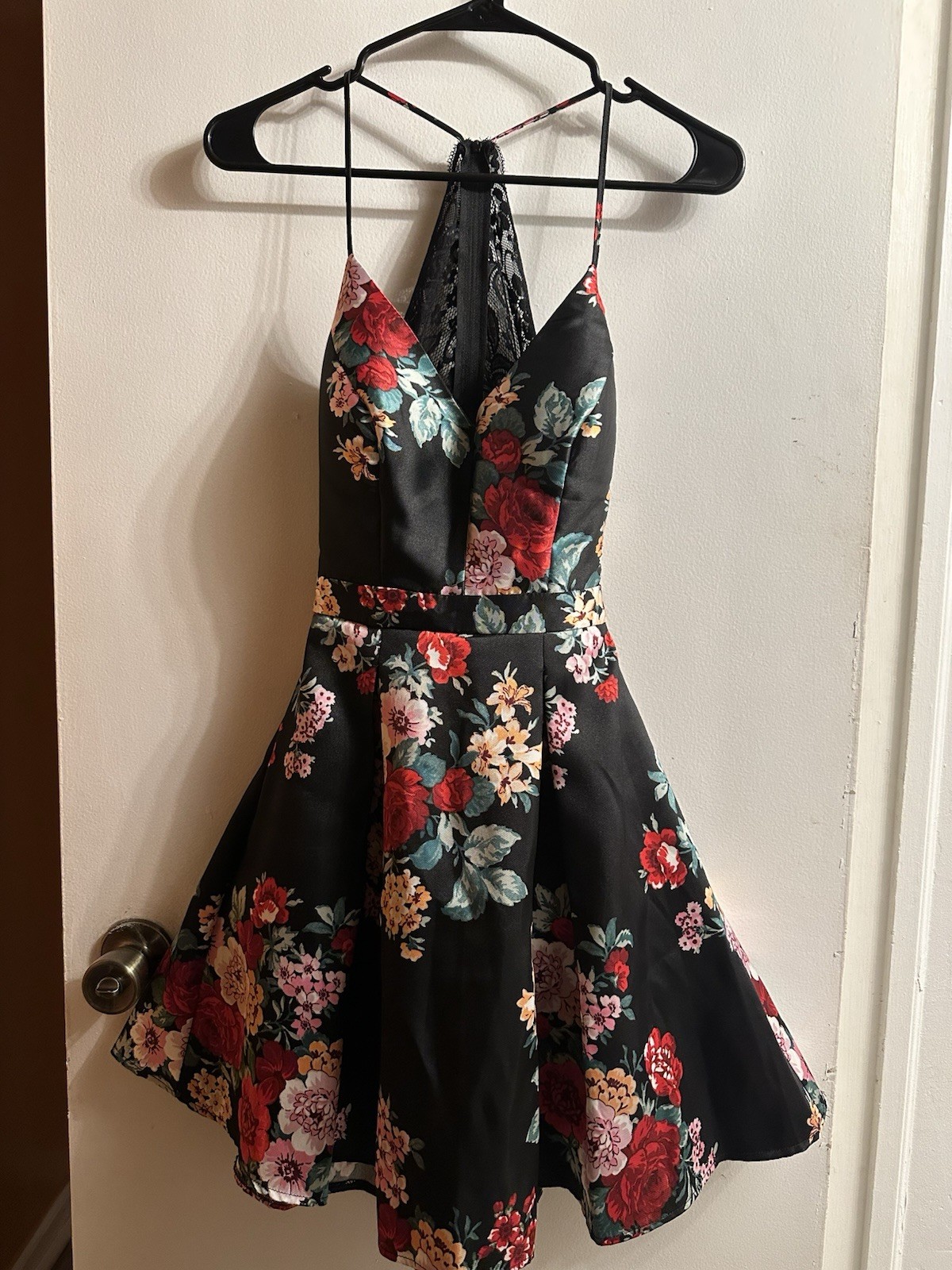 Black Floral Halter Neck A-Line Fit & Flare With Lace Dress For Party Size 1 Black Floral Halter Neck A-Line Fit & Flare With Lace Dress For Party Size 1