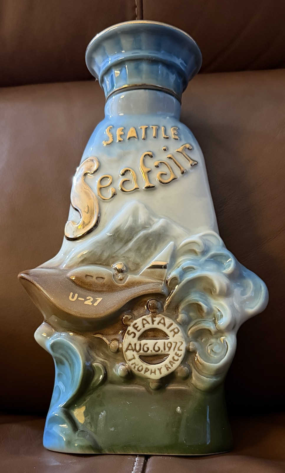 VINTAGE 1972 JIM BEAM SEATTLE SEAFAIR TROPHY RACE DECANTER VINTAGE 1972 JIM BEAM SEATTLE SEAFAIR TROPHY RACE DECANTER